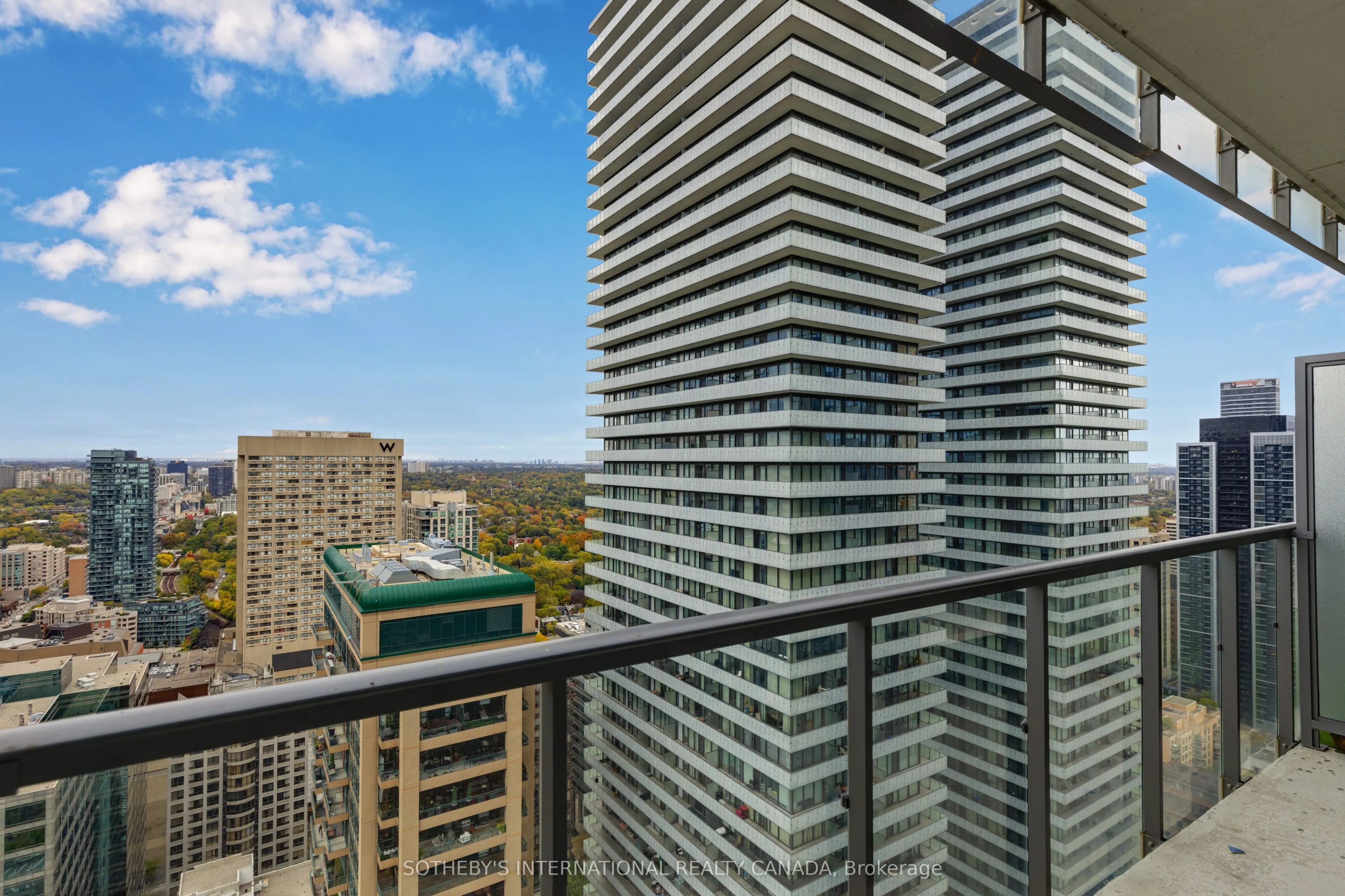 33 Charles Street E, #3807