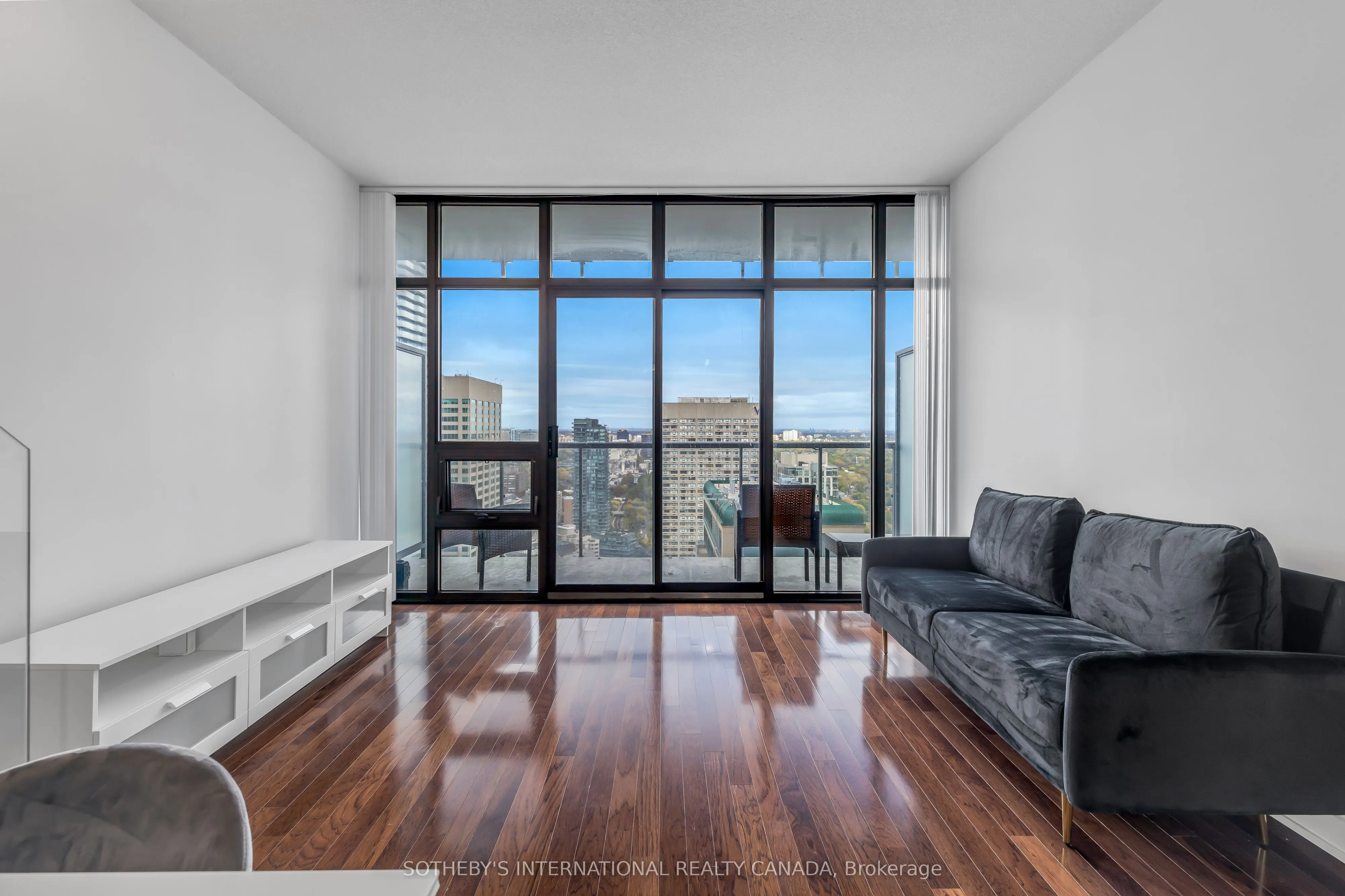 33 Charles Street E, #3807