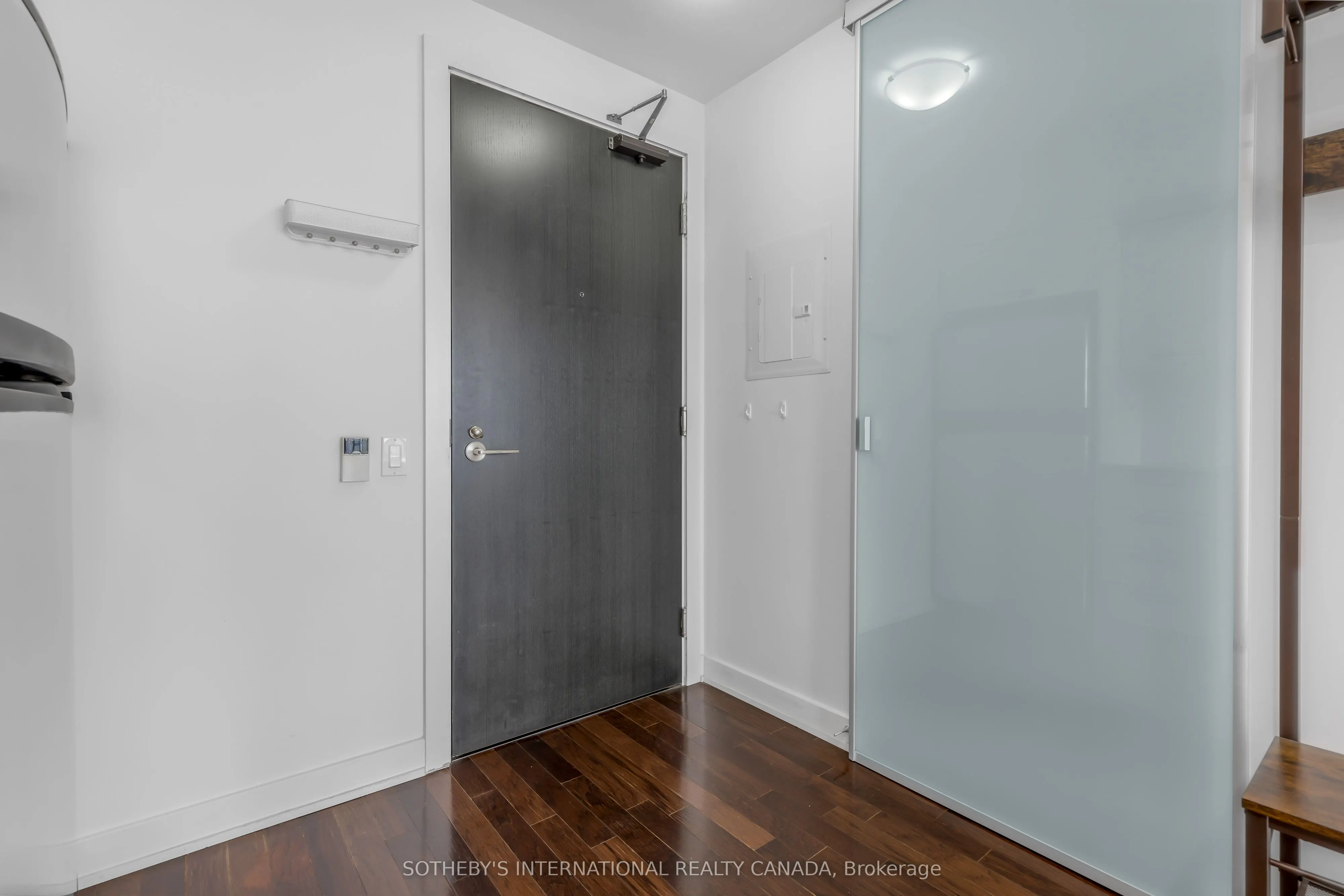 33 Charles Street E, #3807