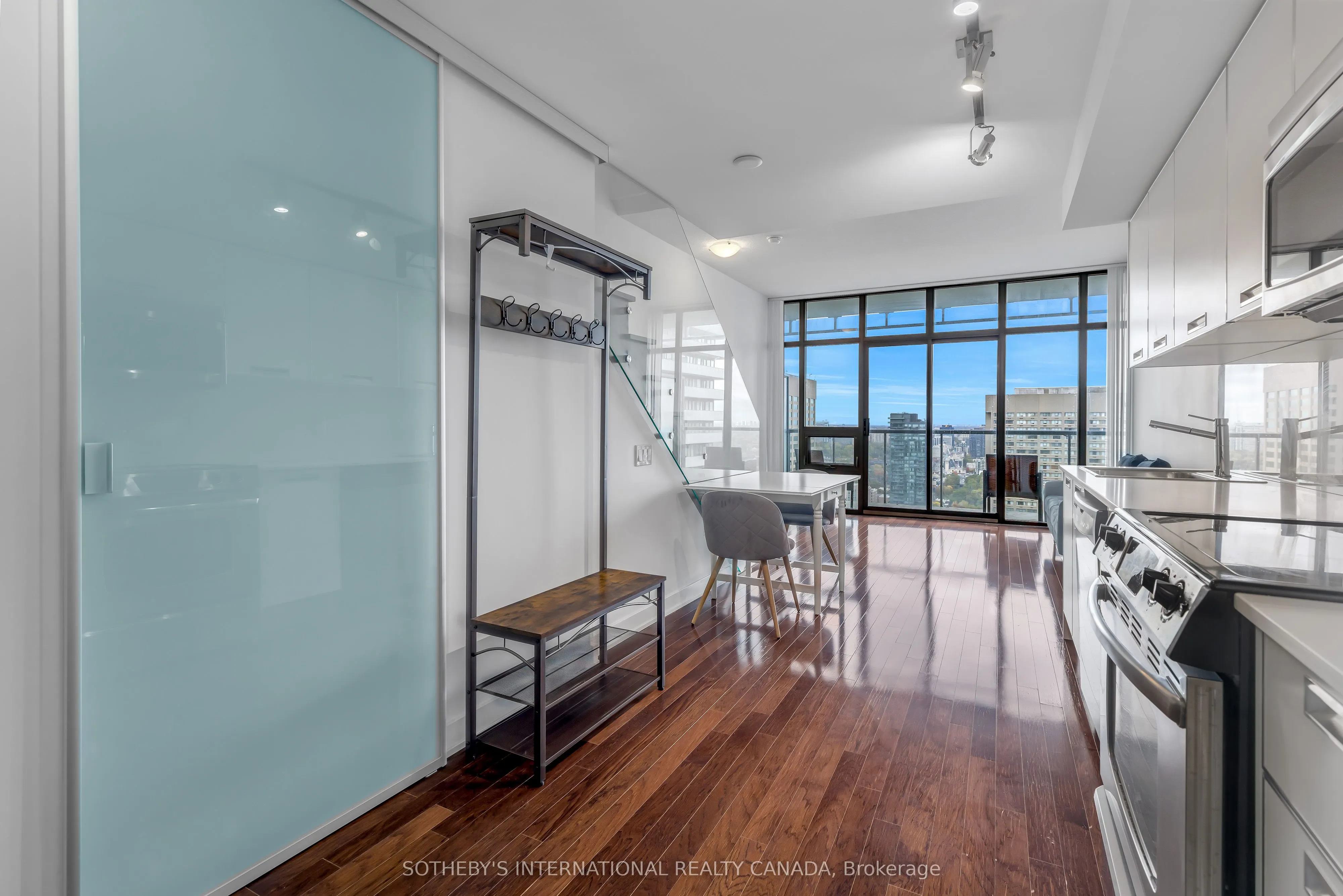 33 Charles Street E, #3807