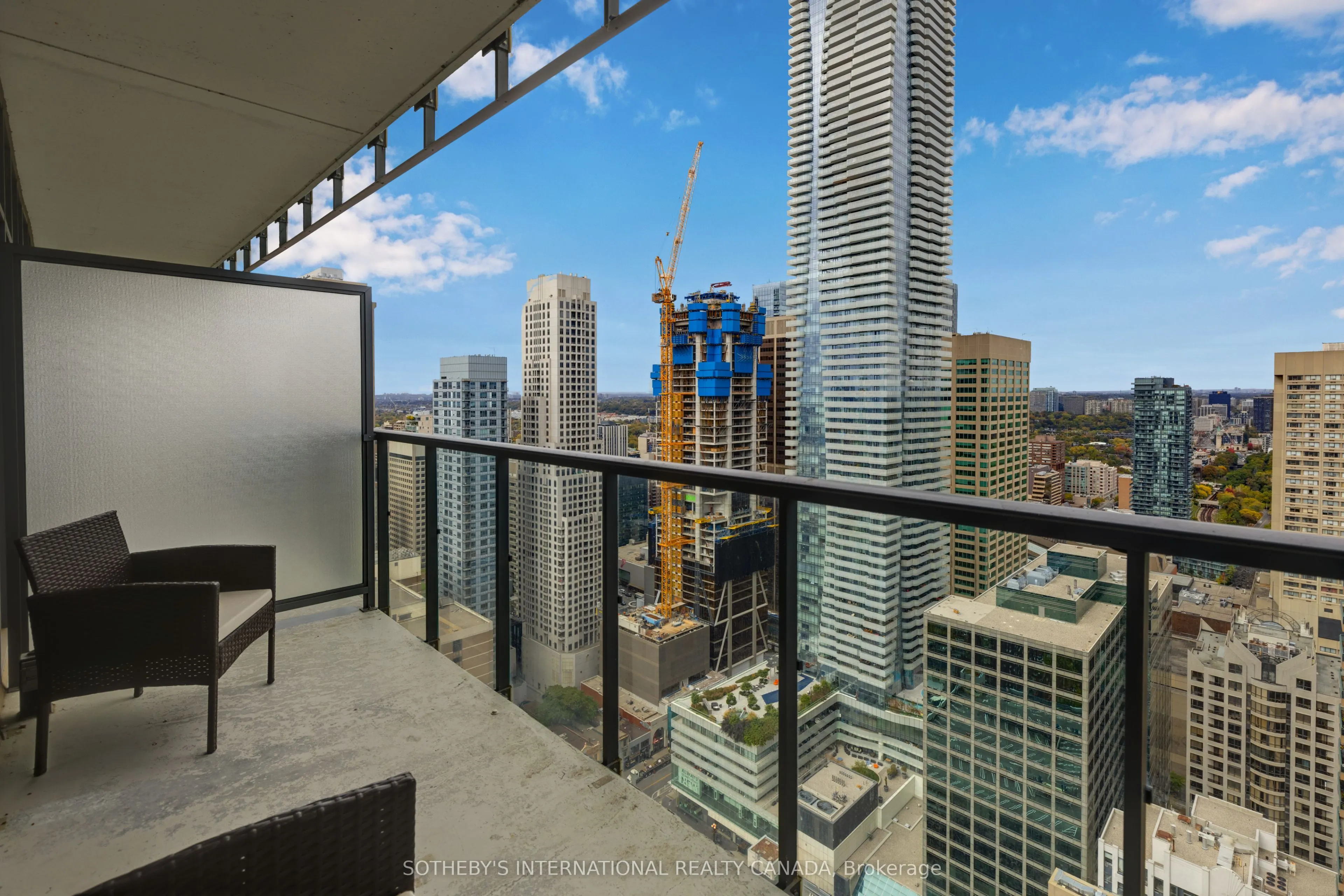 33 Charles Street E, #3807