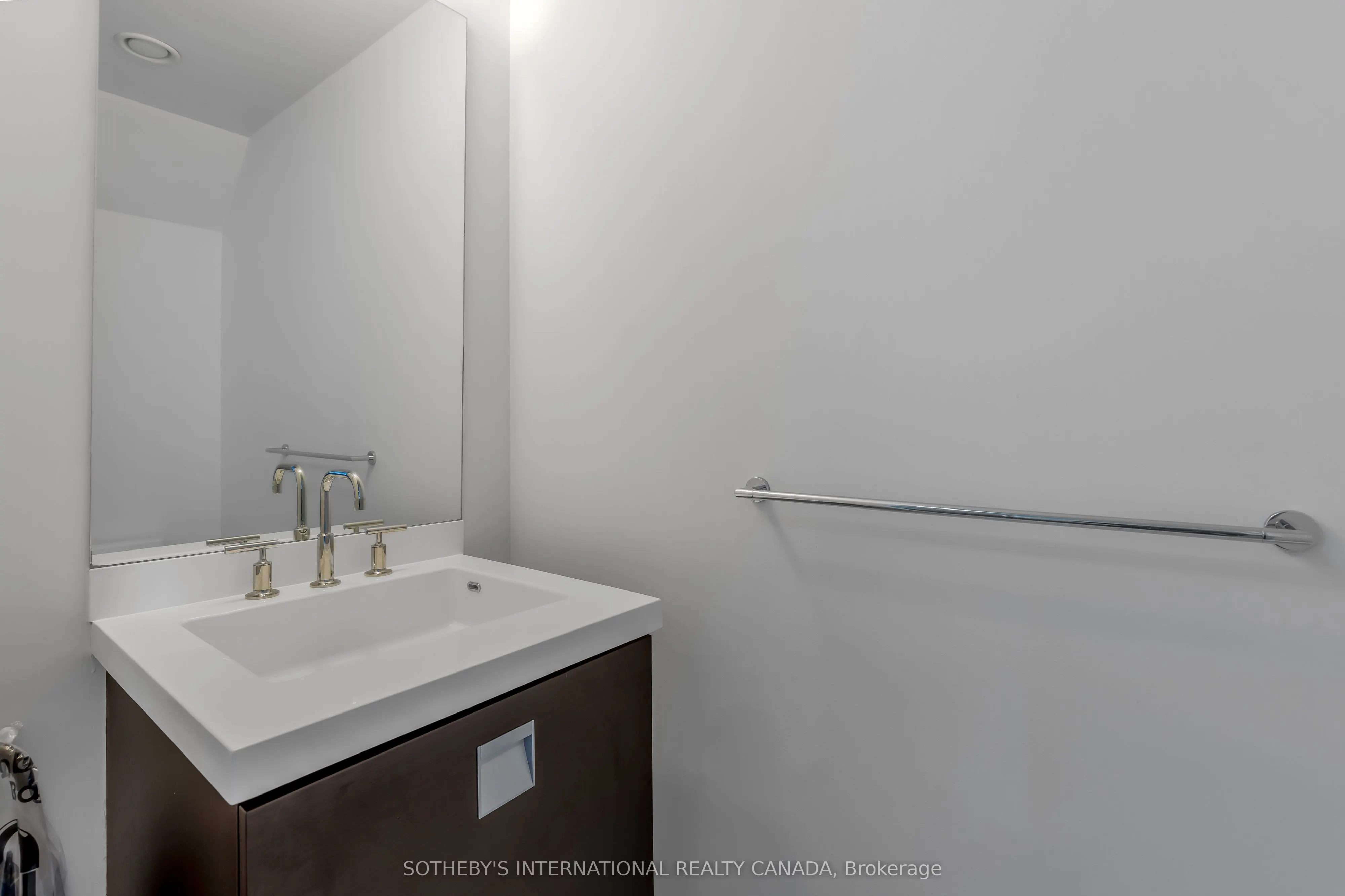 33 Charles Street E, #3807