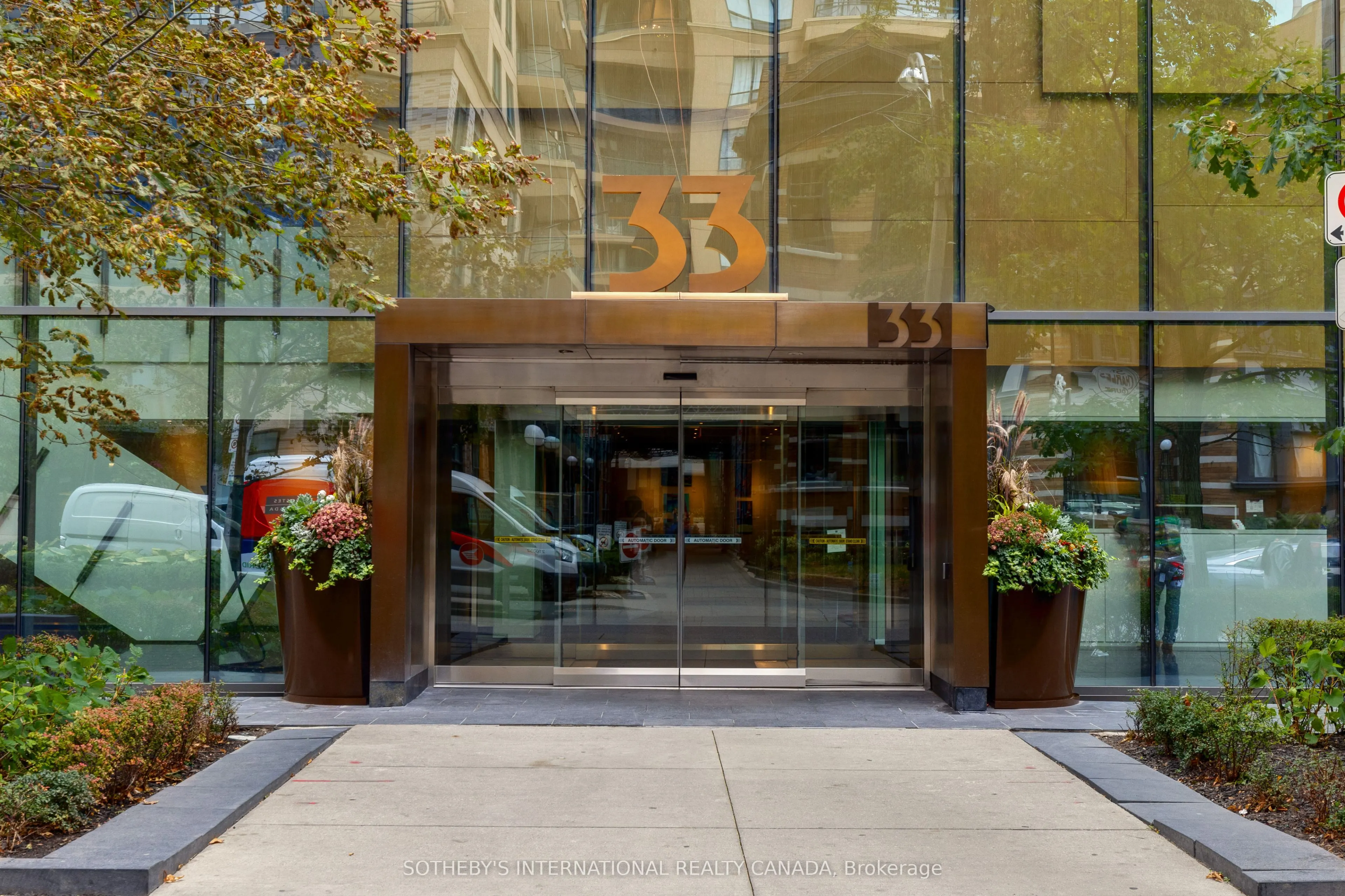 33 Charles Street E, #3807