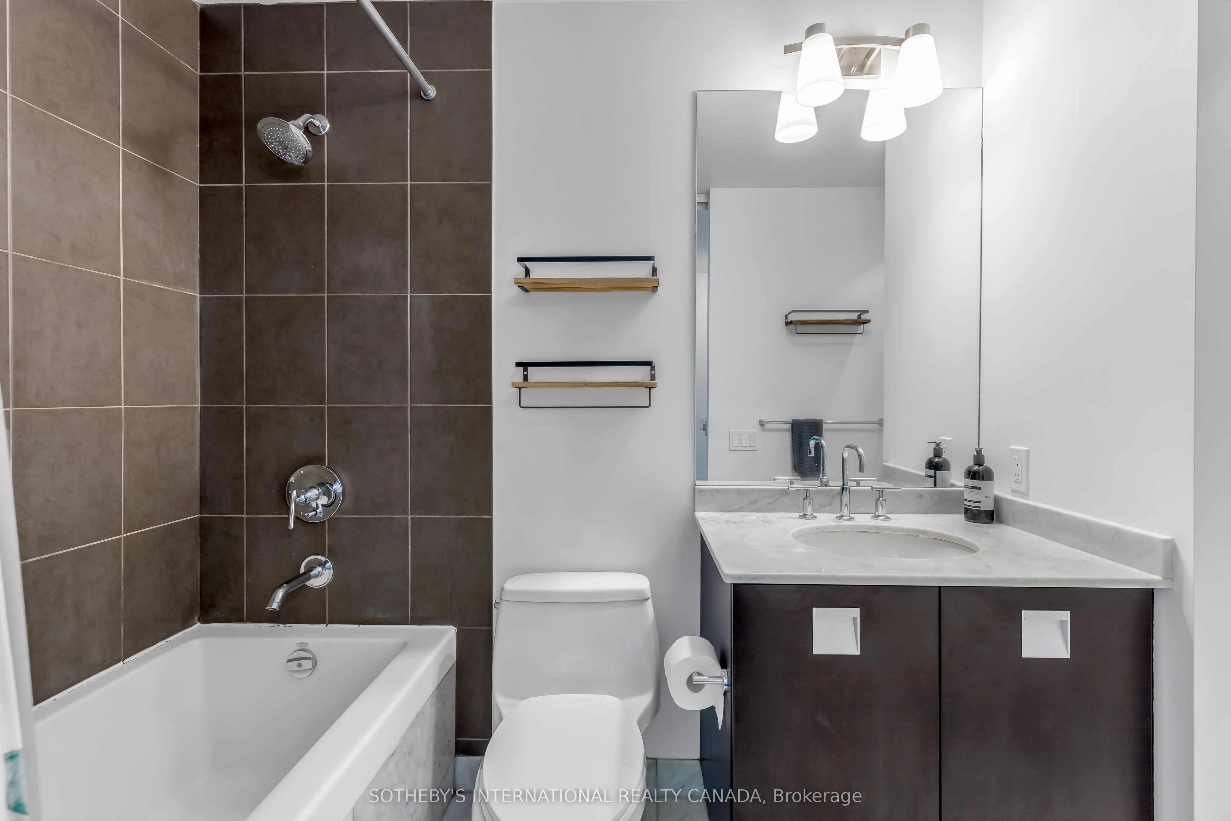 33 Charles Street E, #3807
