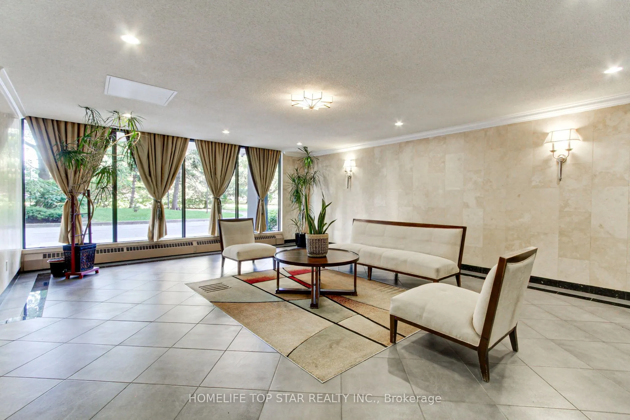 175 Hilda Ave Avenue, #703