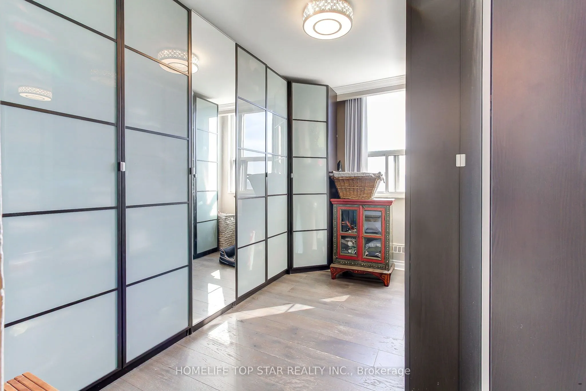 175 Hilda Ave Avenue, #703