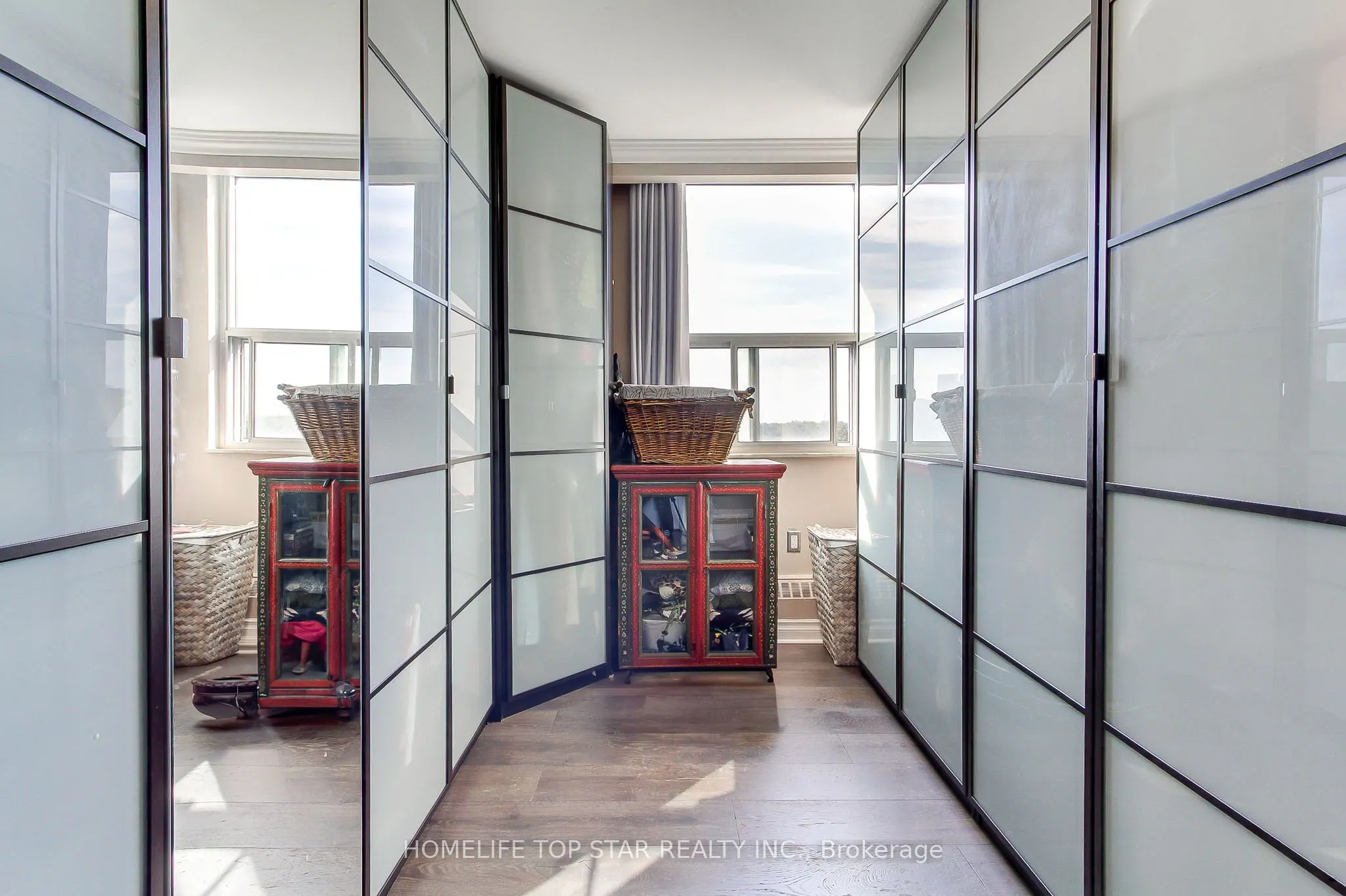 175 Hilda Ave Avenue, #703