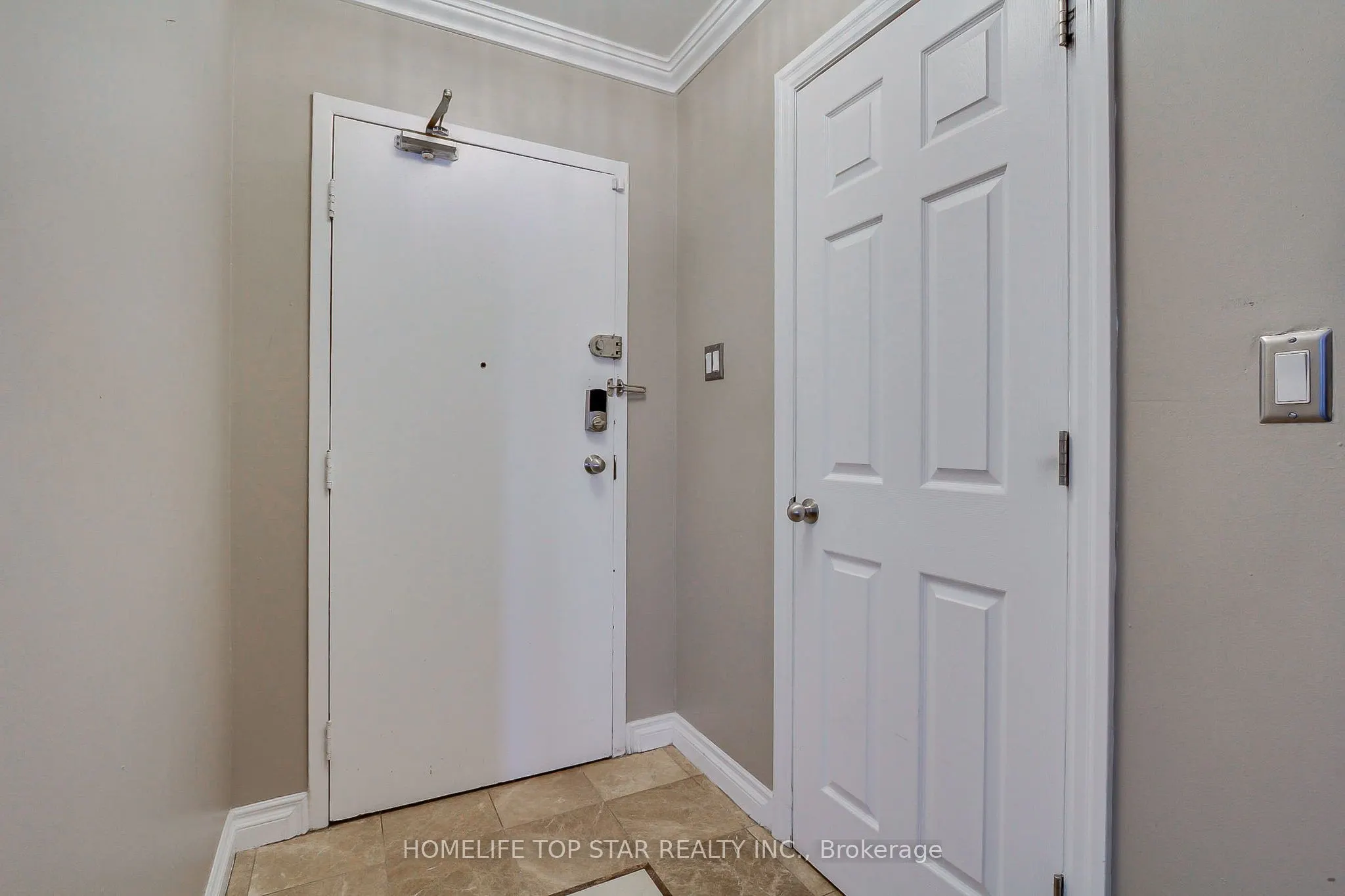 175 Hilda Ave Avenue, #703