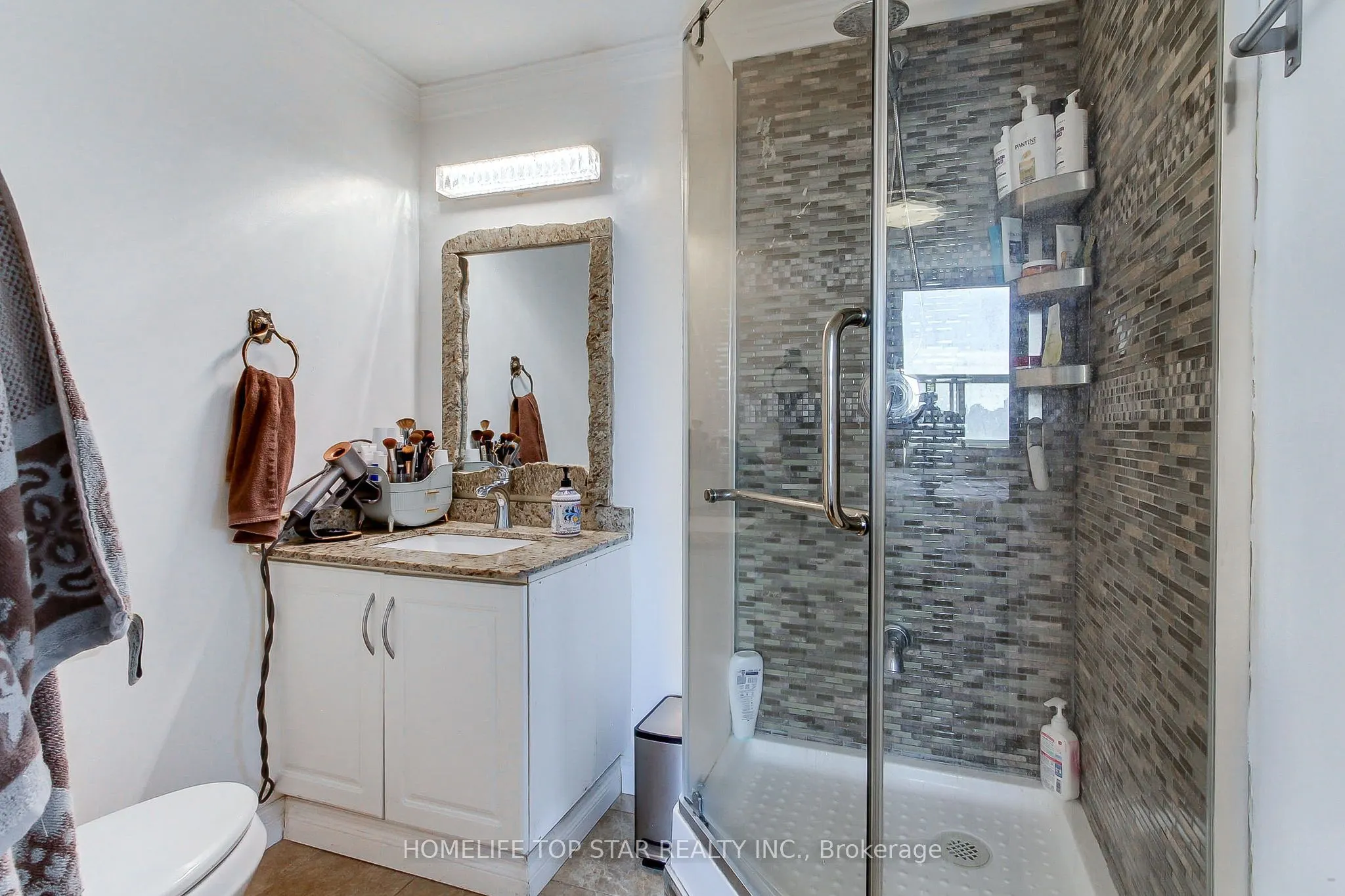 175 Hilda Ave Avenue, #703
