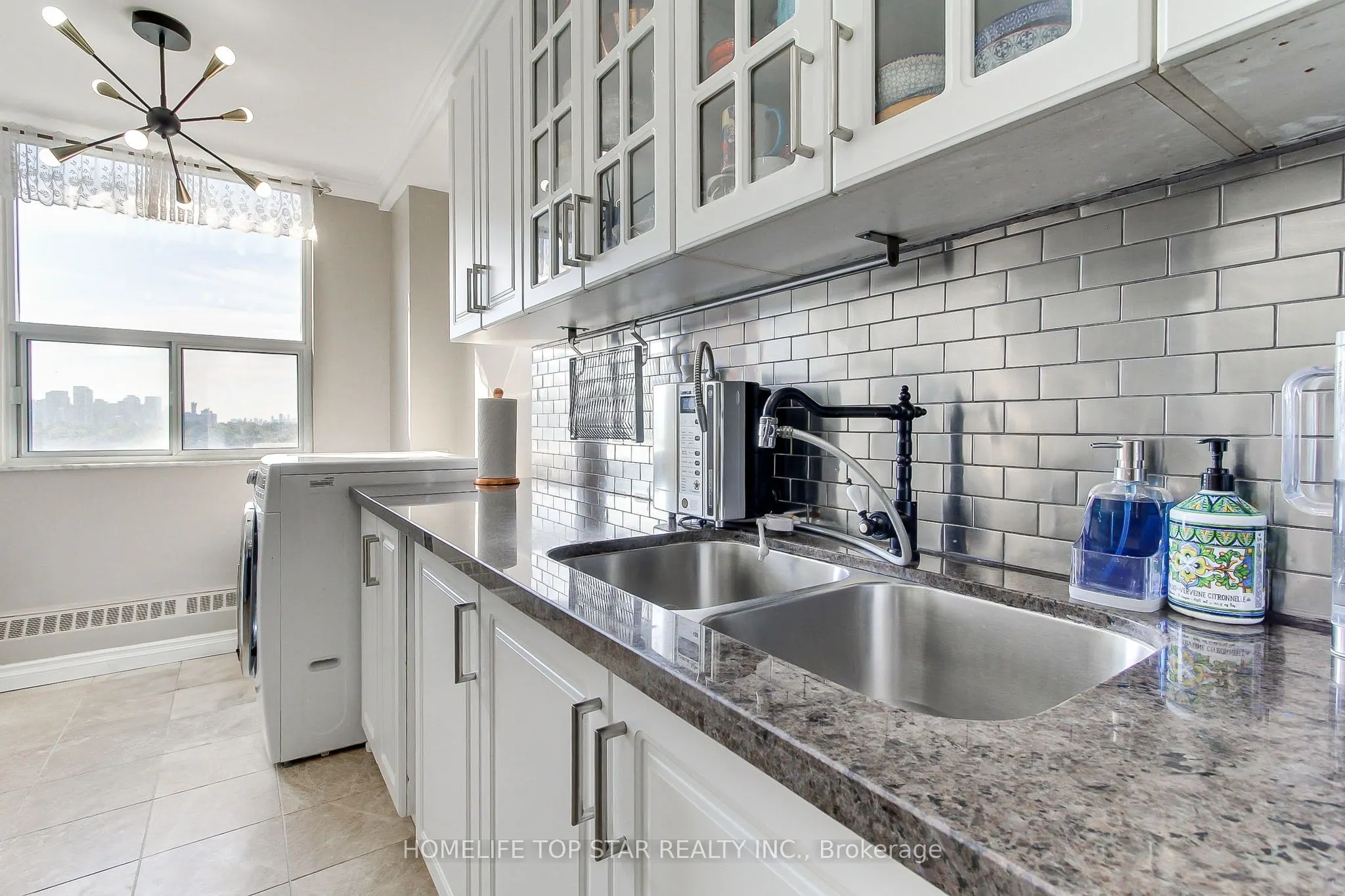 175 Hilda Ave Avenue, #703