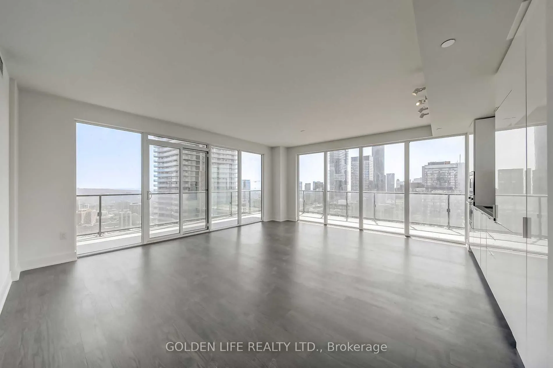 955 Bay Street, #3802