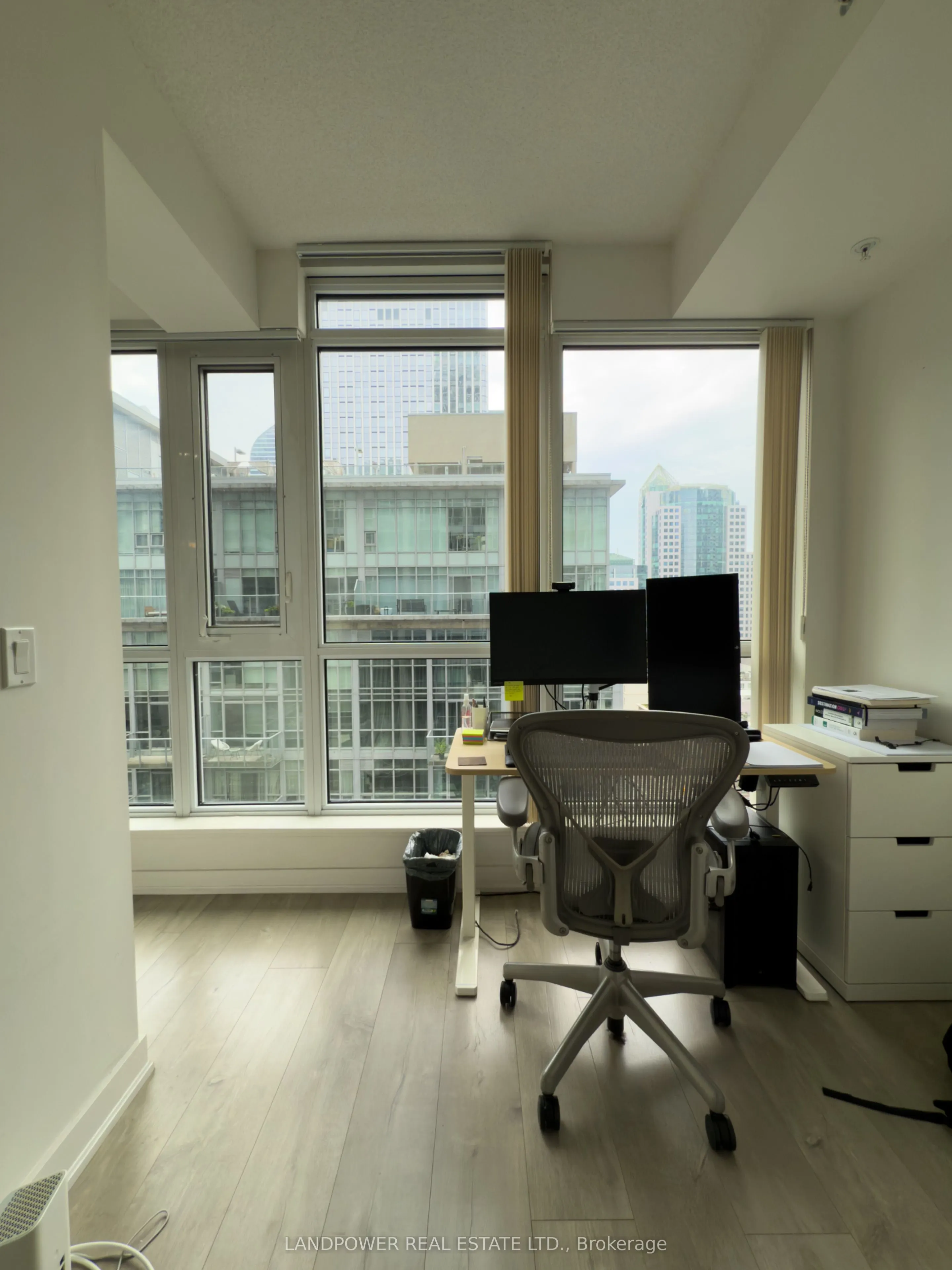30 Nelson Street, #1205