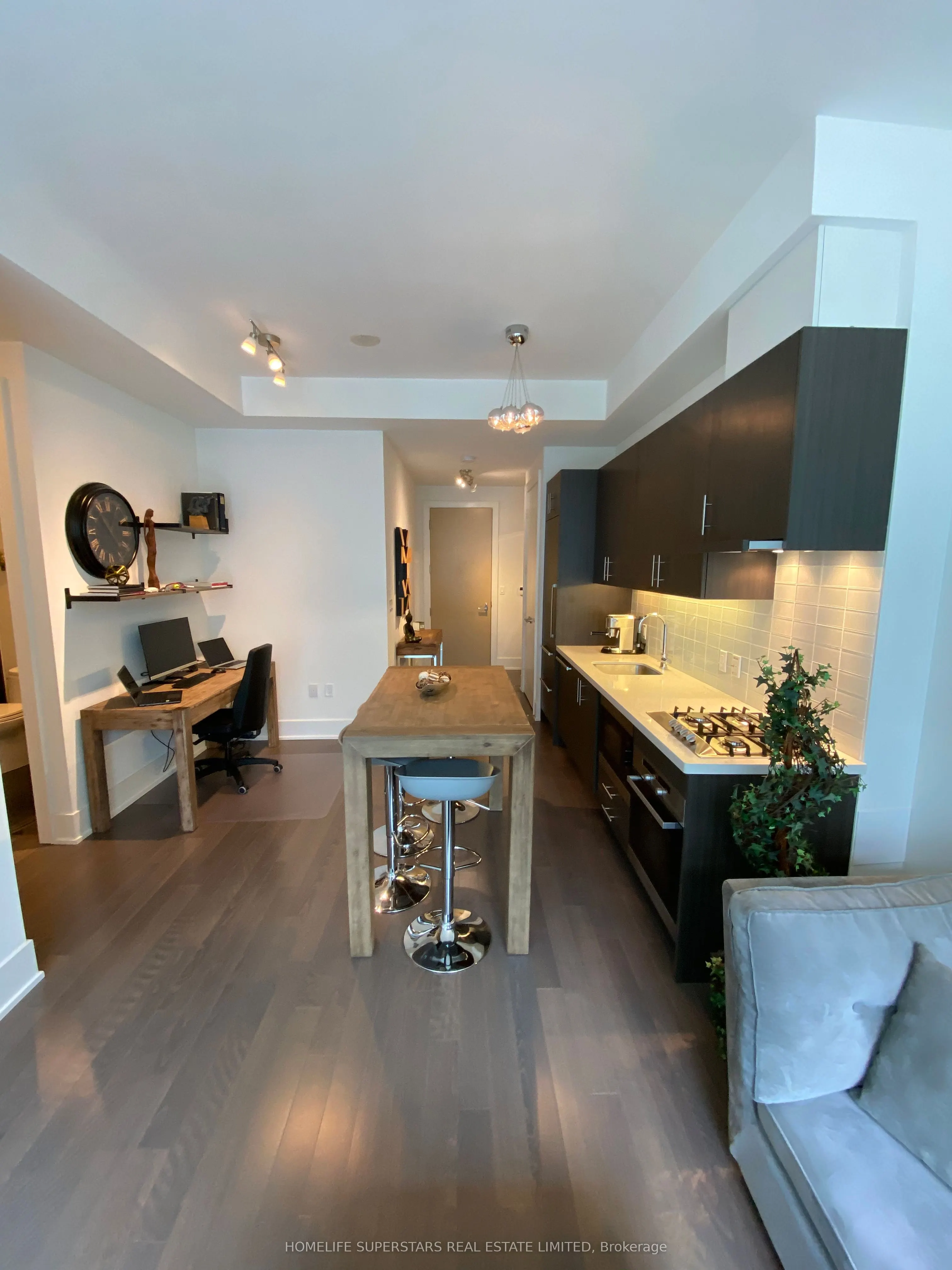 39 Queens Quay E, #705