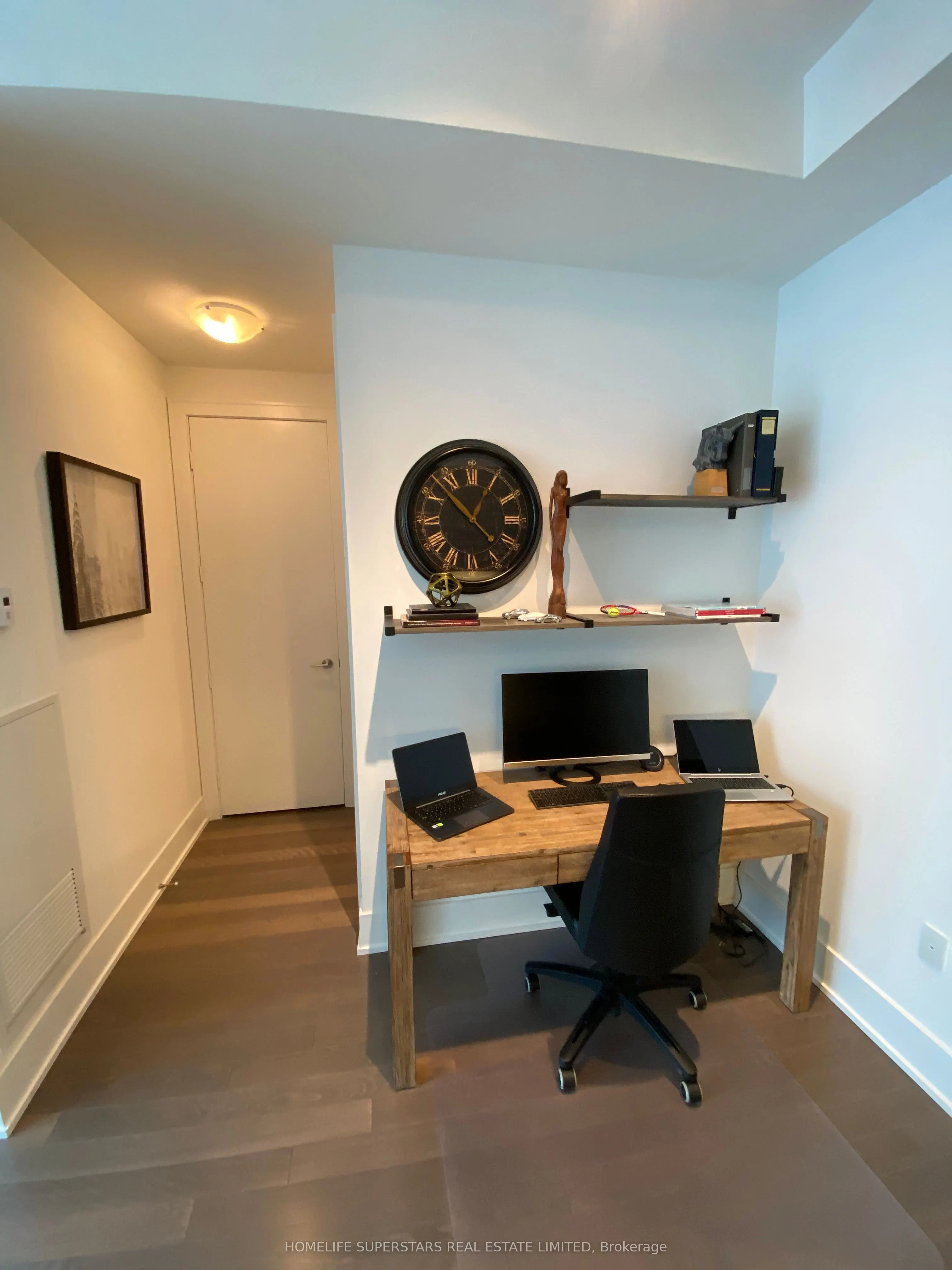 39 Queens Quay E, #705