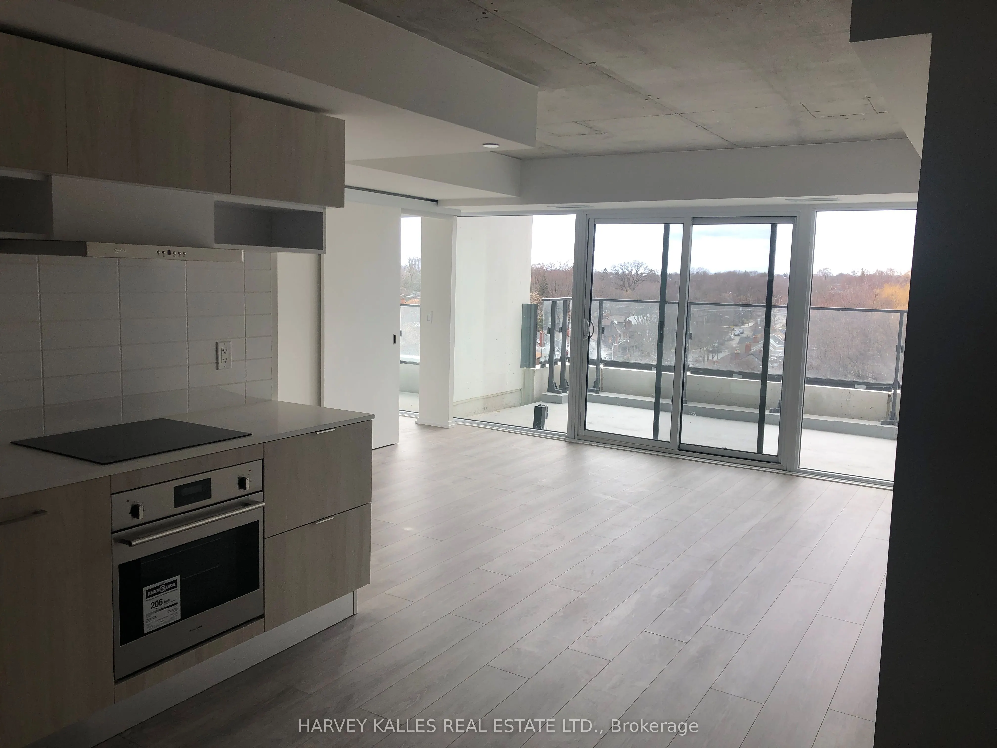 8 Hillsdale Avenue E, #827