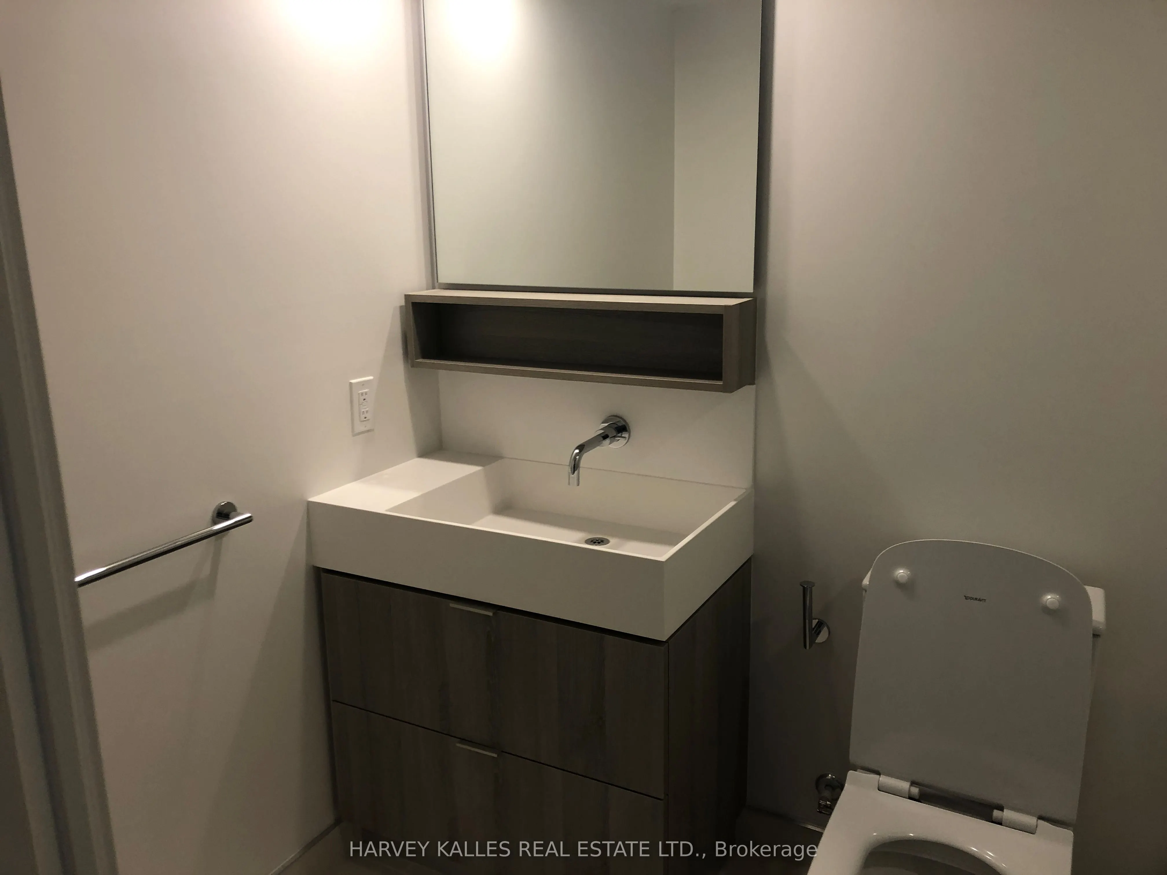 8 Hillsdale Avenue E, #827