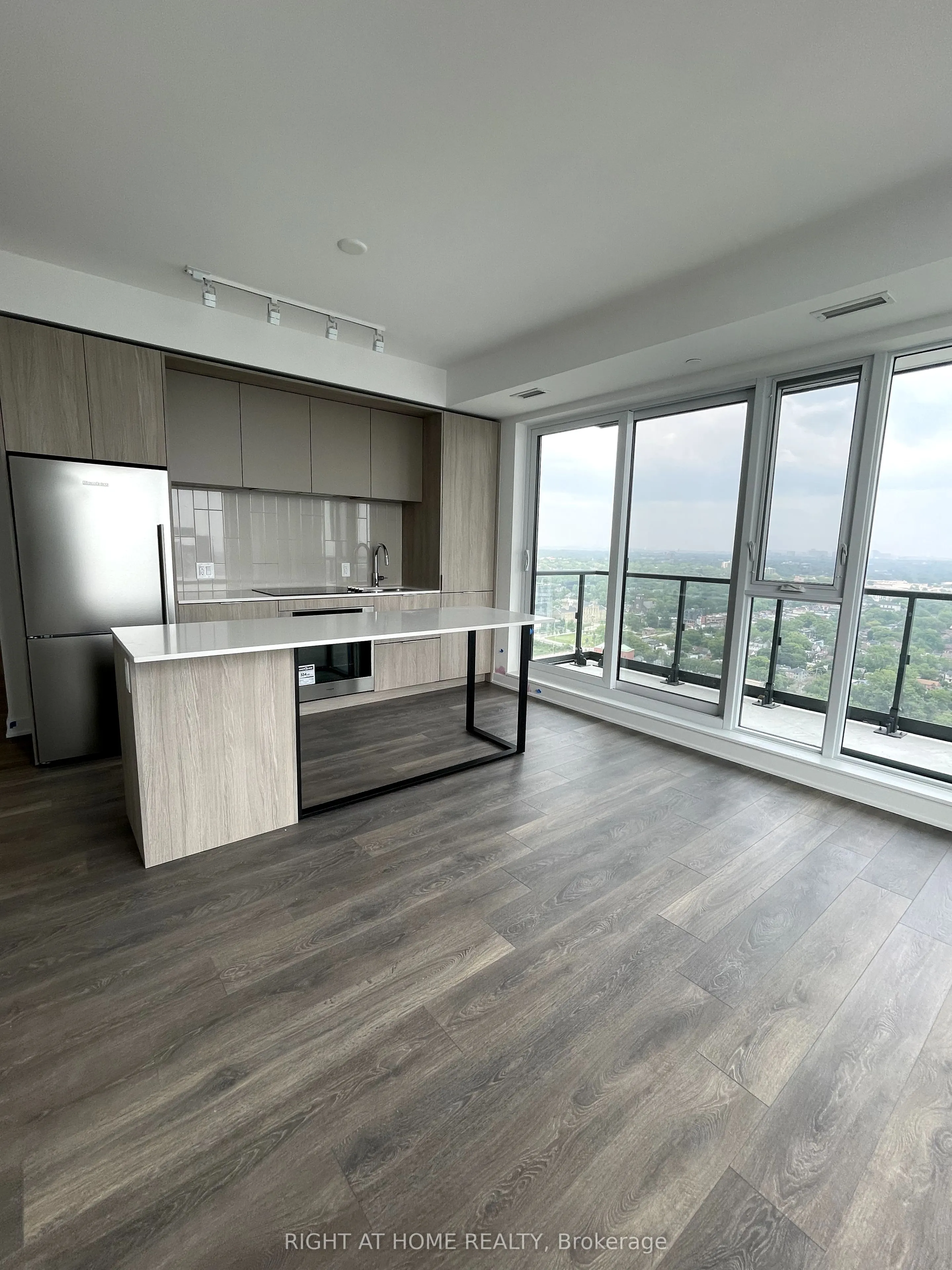 130 River Street, #2902