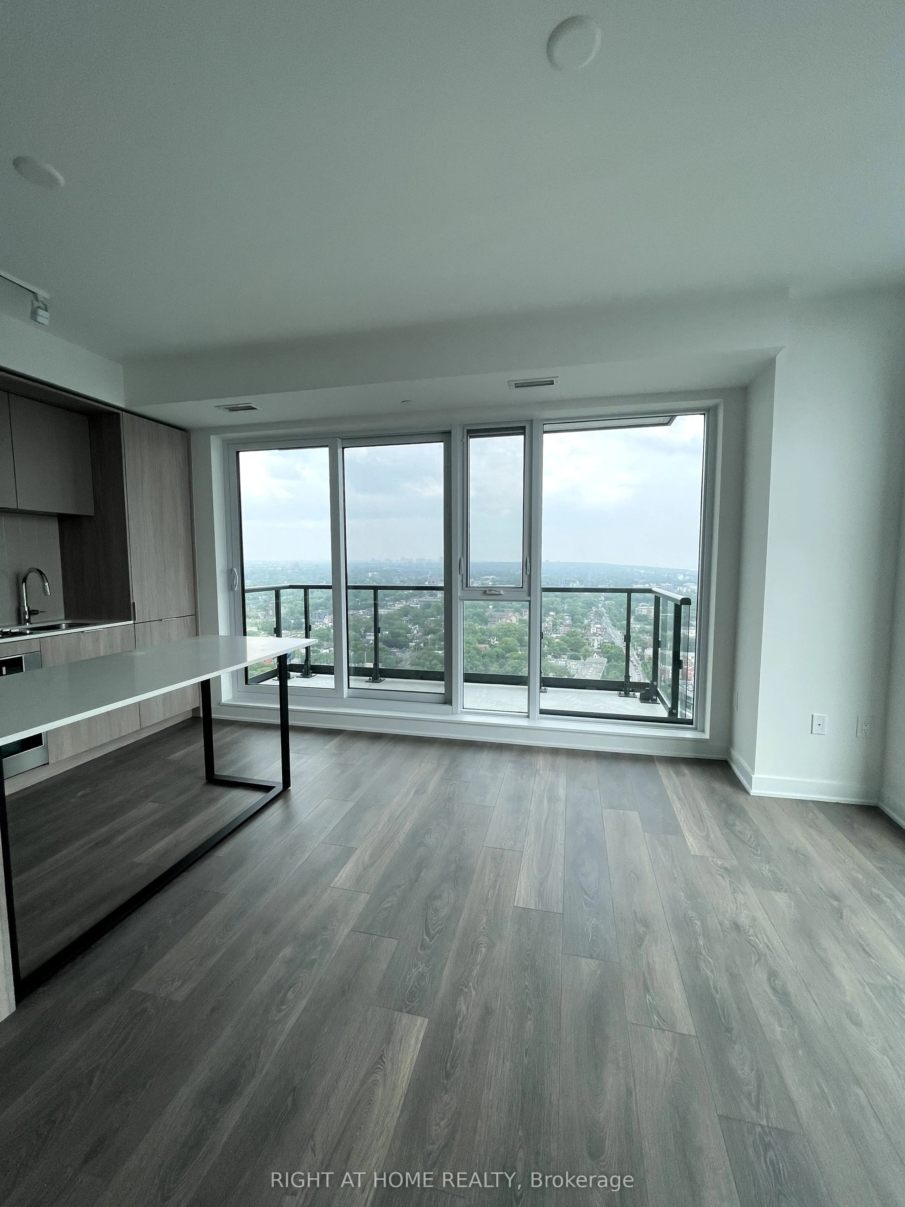 130 River Street, #2902