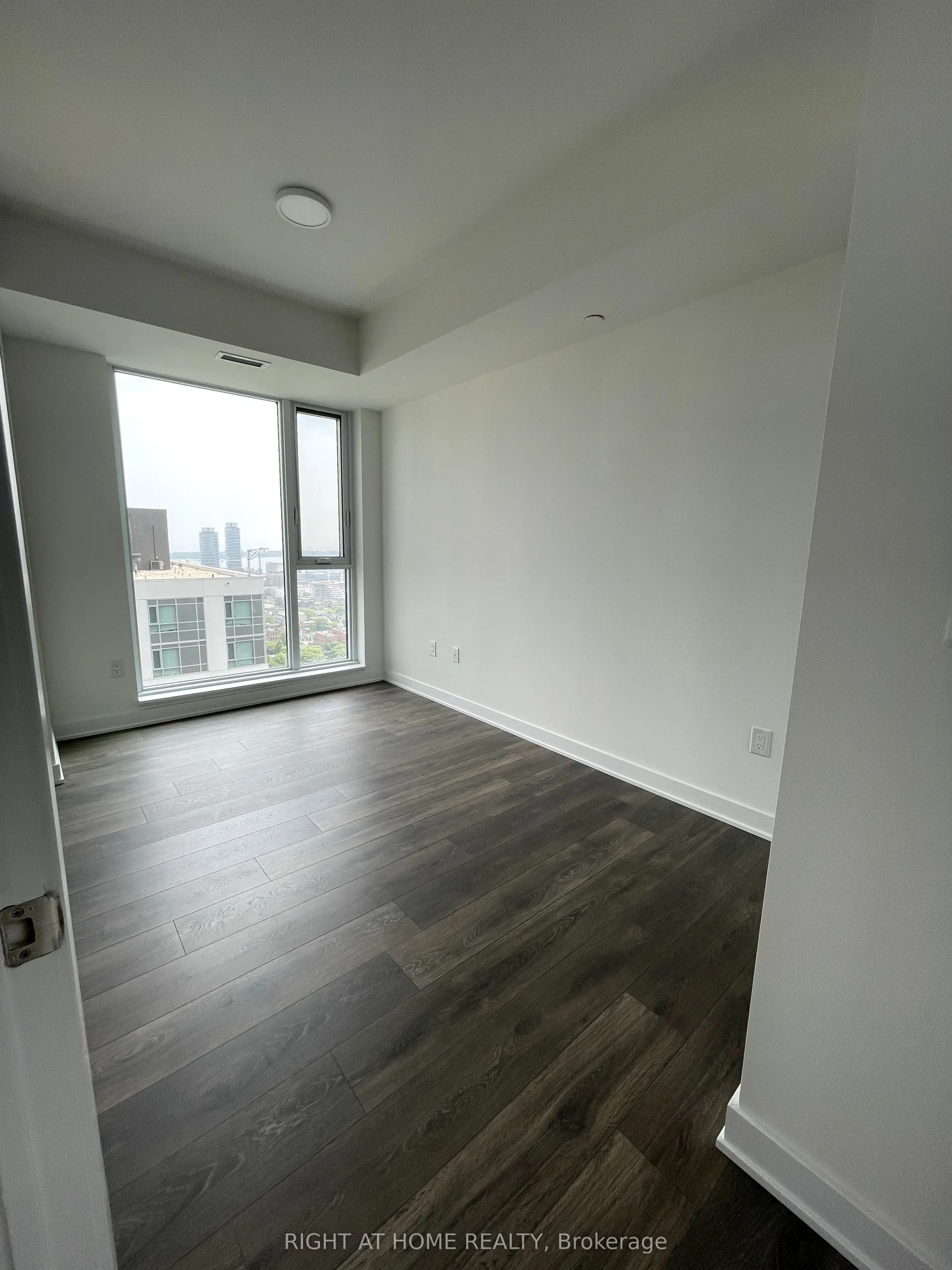 130 River Street, #2902