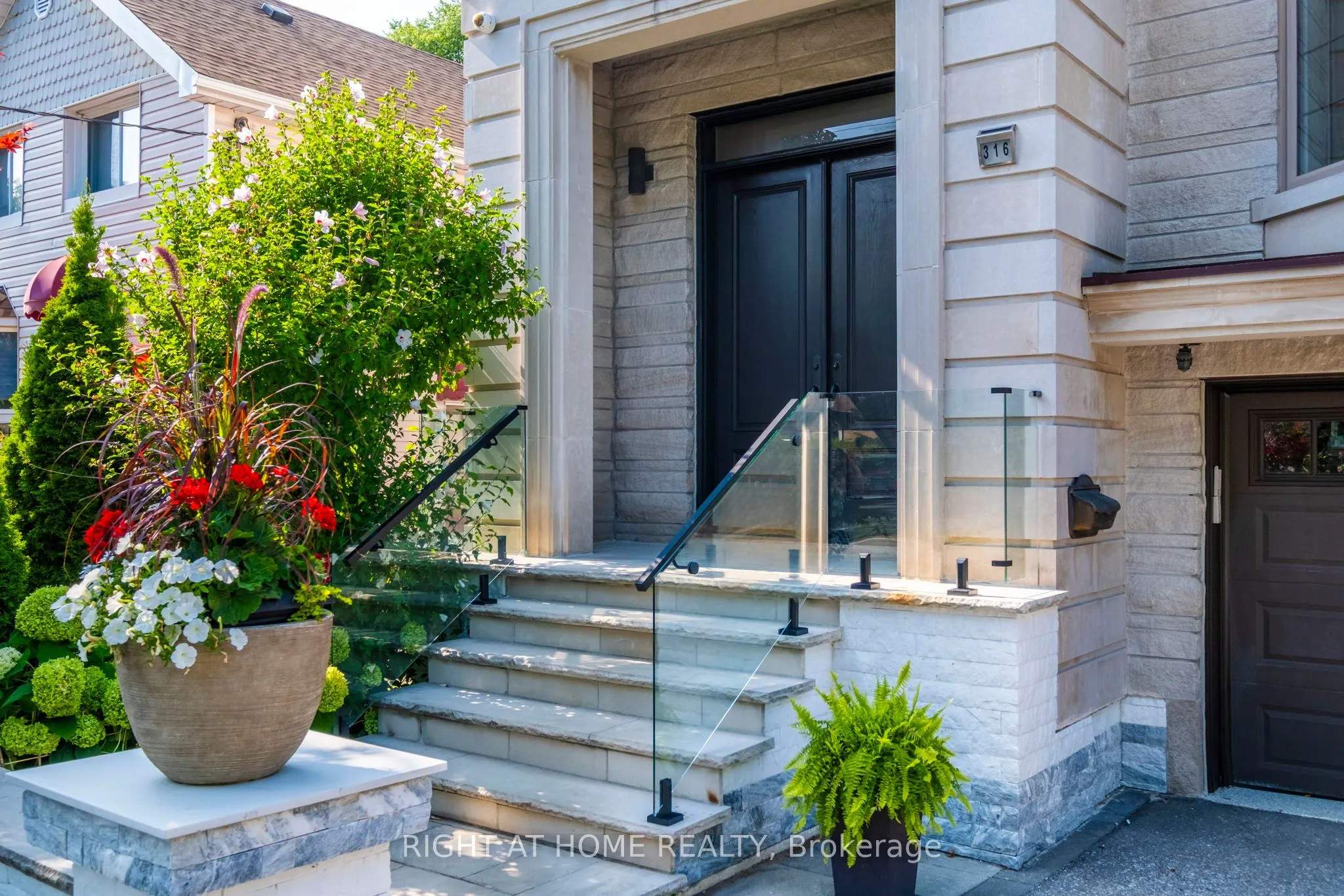 316 Churchill Avenue