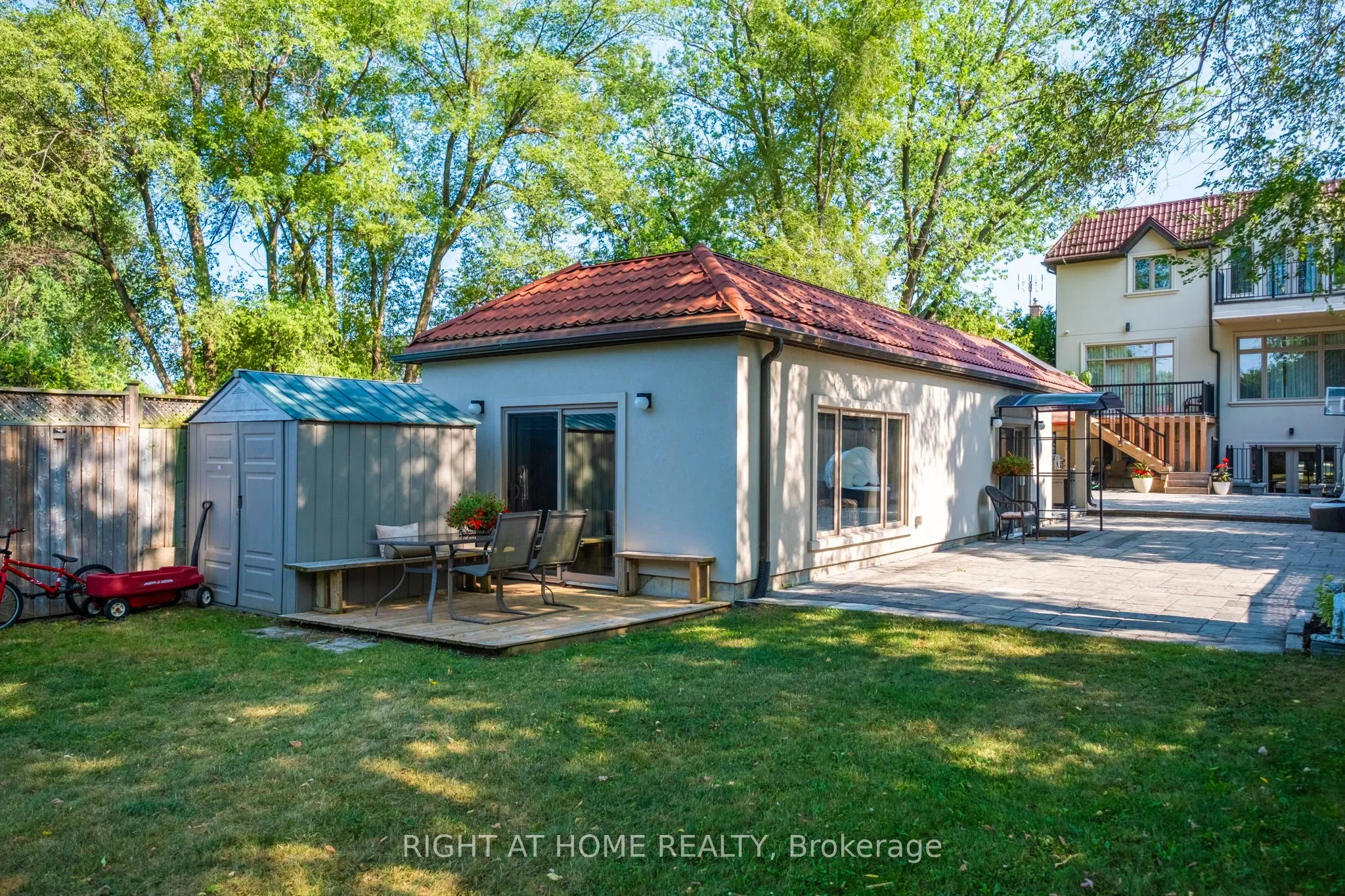 316 Churchill Avenue