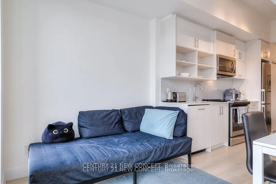 128 Fairview Mall Drive, #402