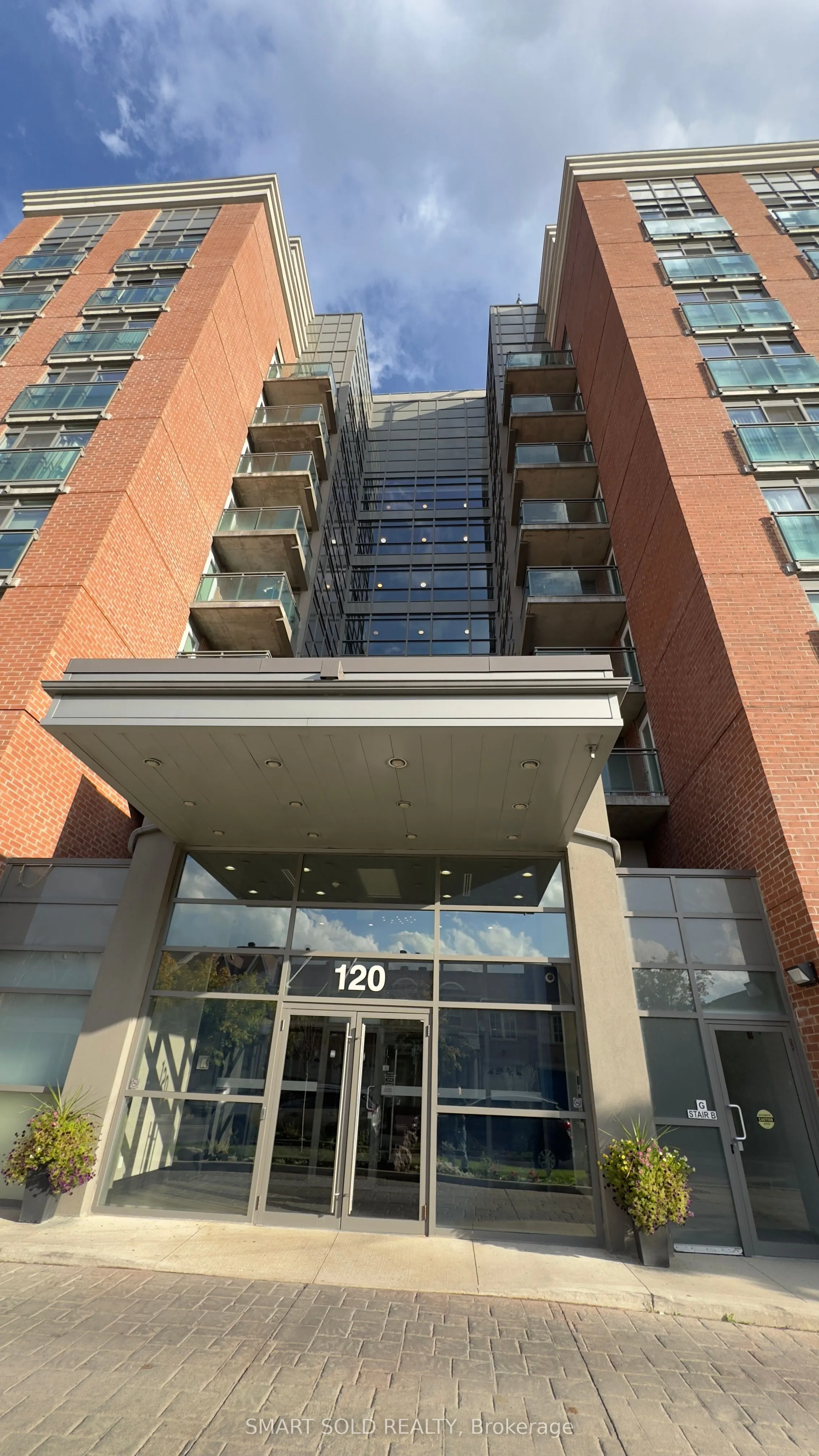 120 Dallimore Circle N, #710