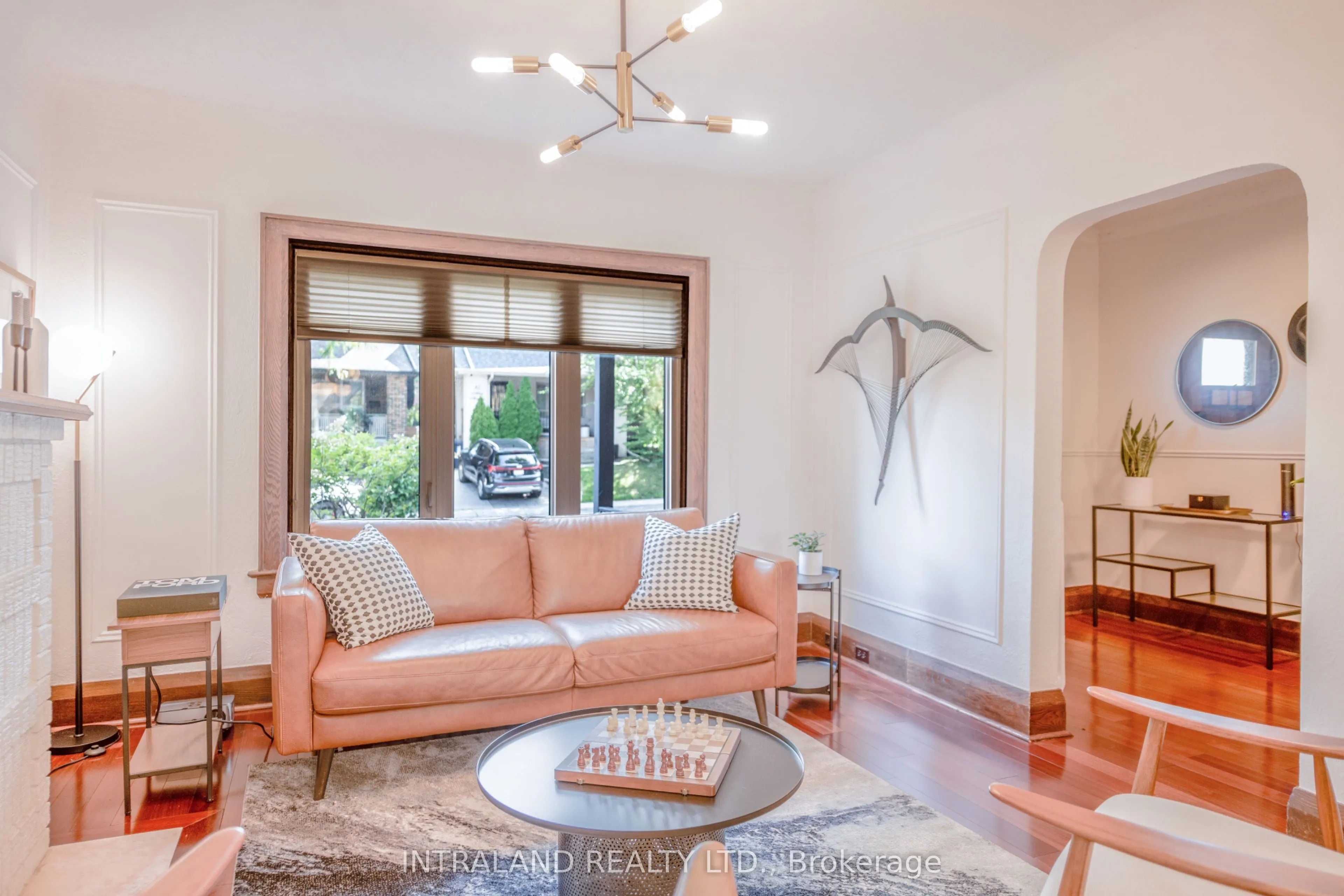 98 Atlas Avenue