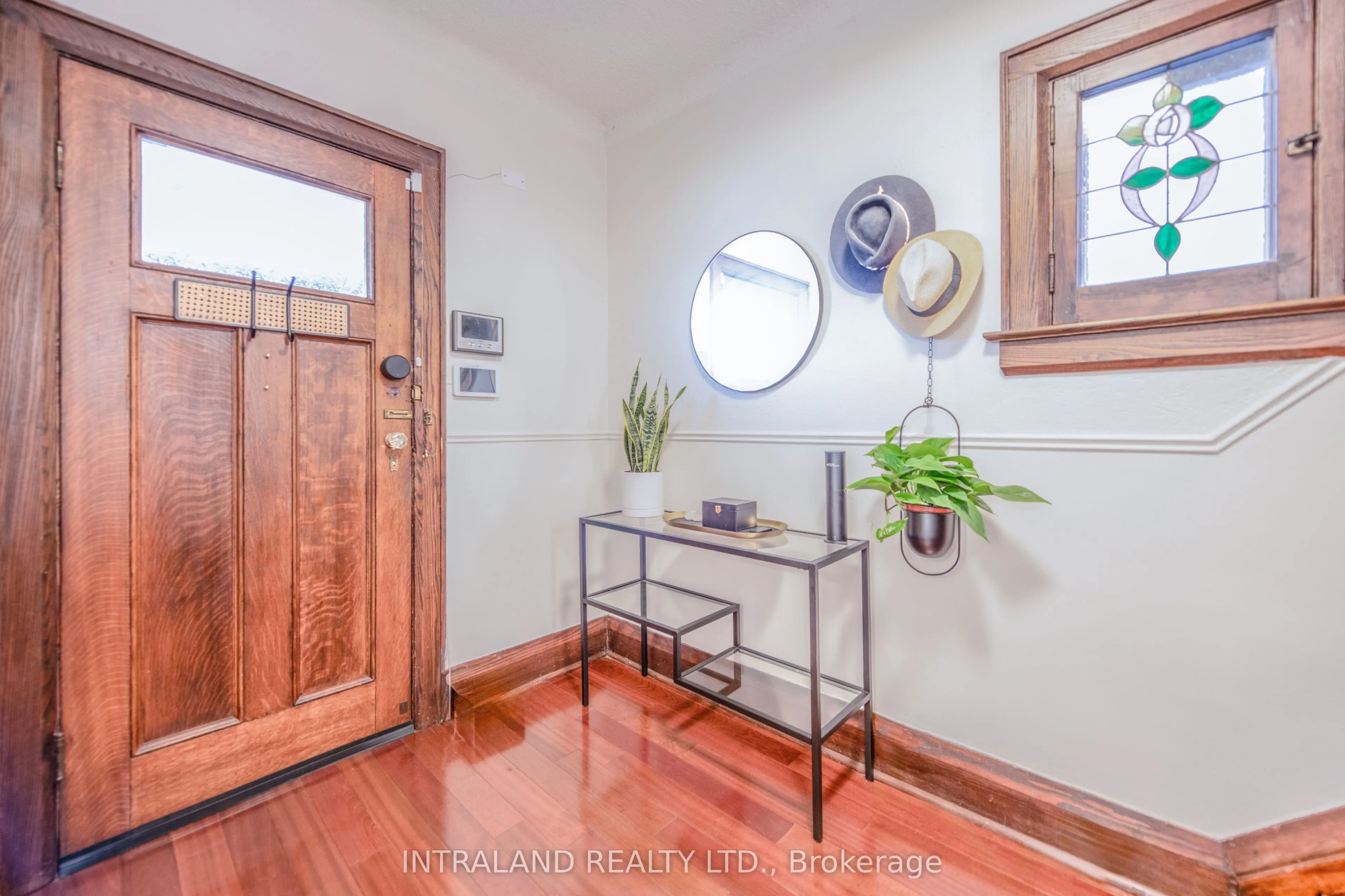 98 Atlas Avenue