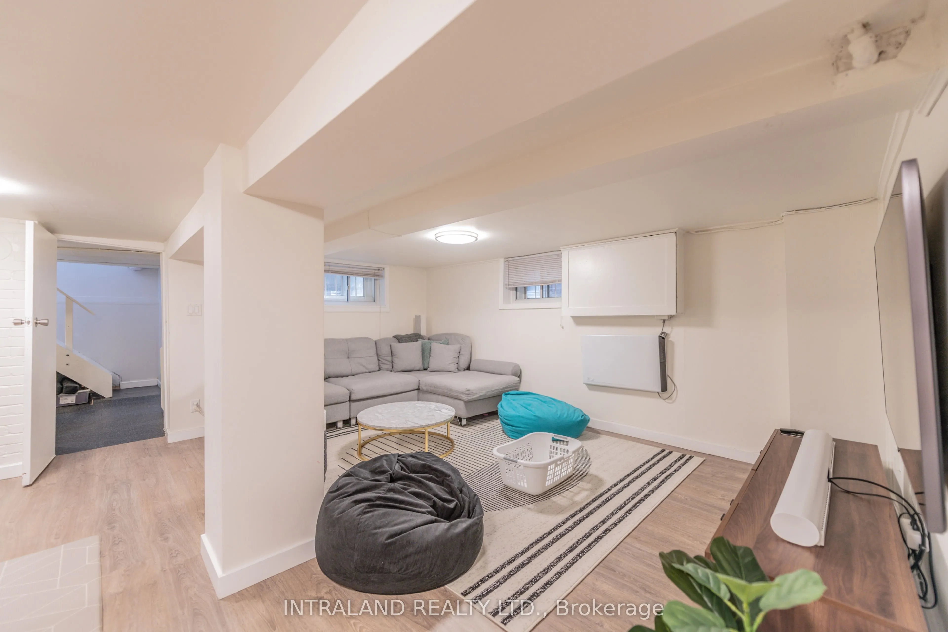 98 Atlas Avenue