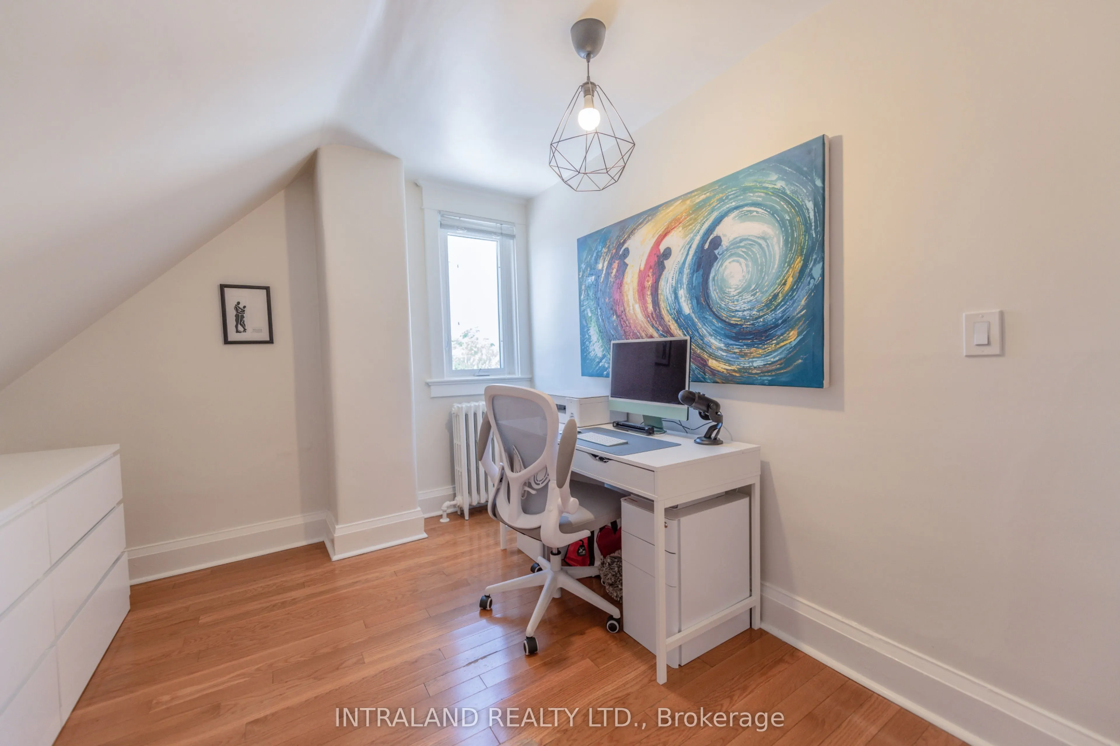 98 Atlas Avenue