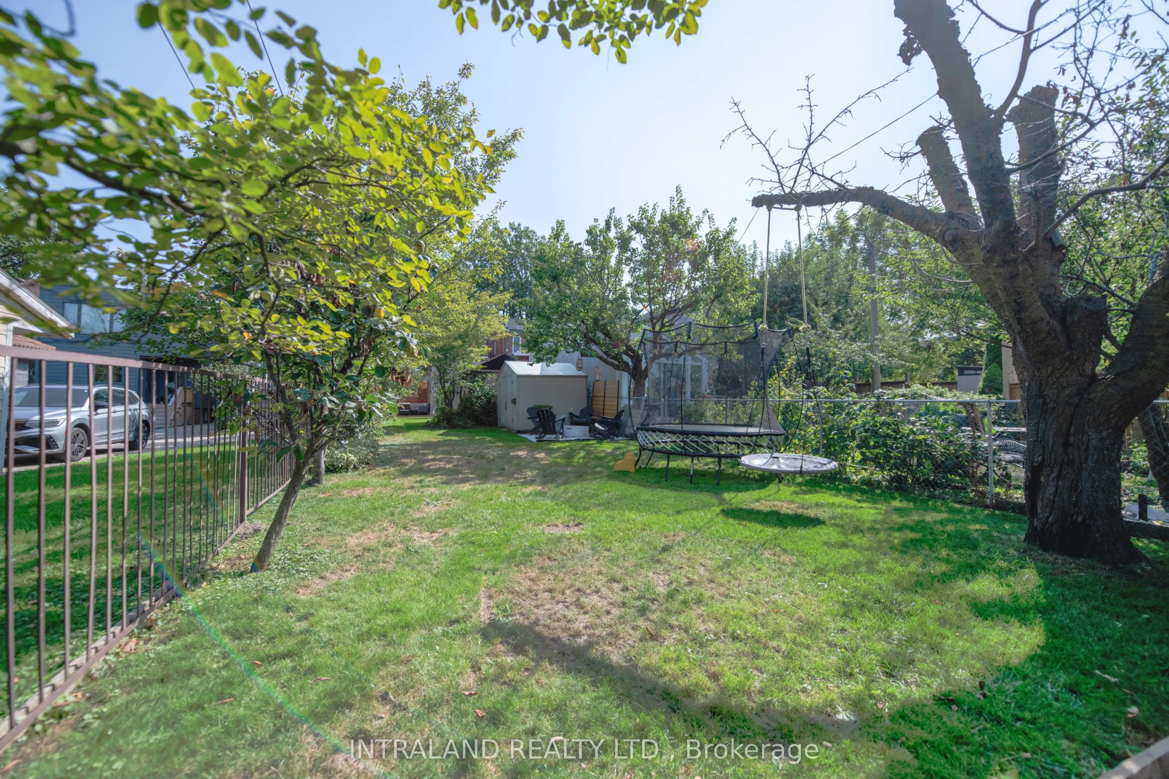 98 Atlas Avenue