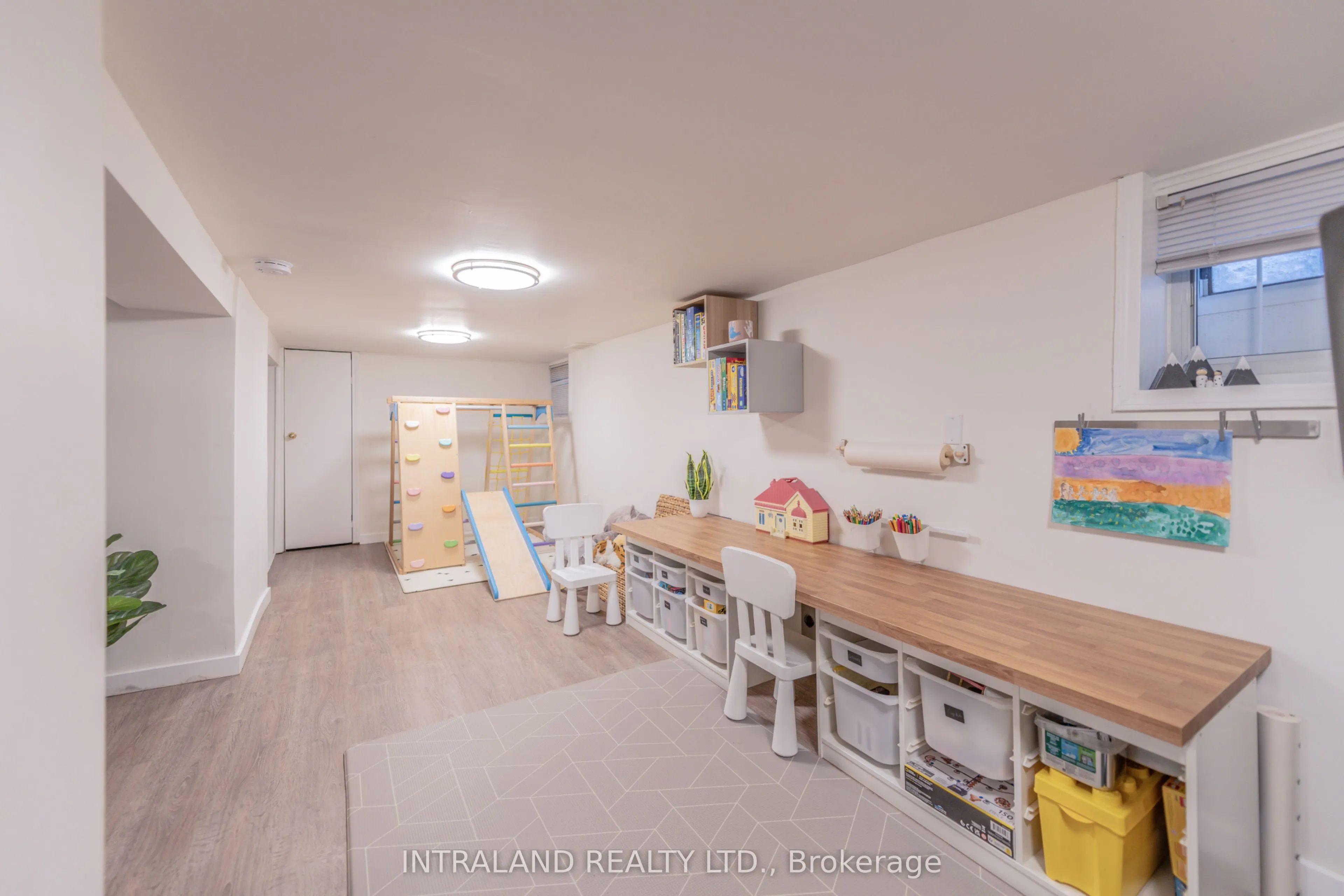 98 Atlas Avenue