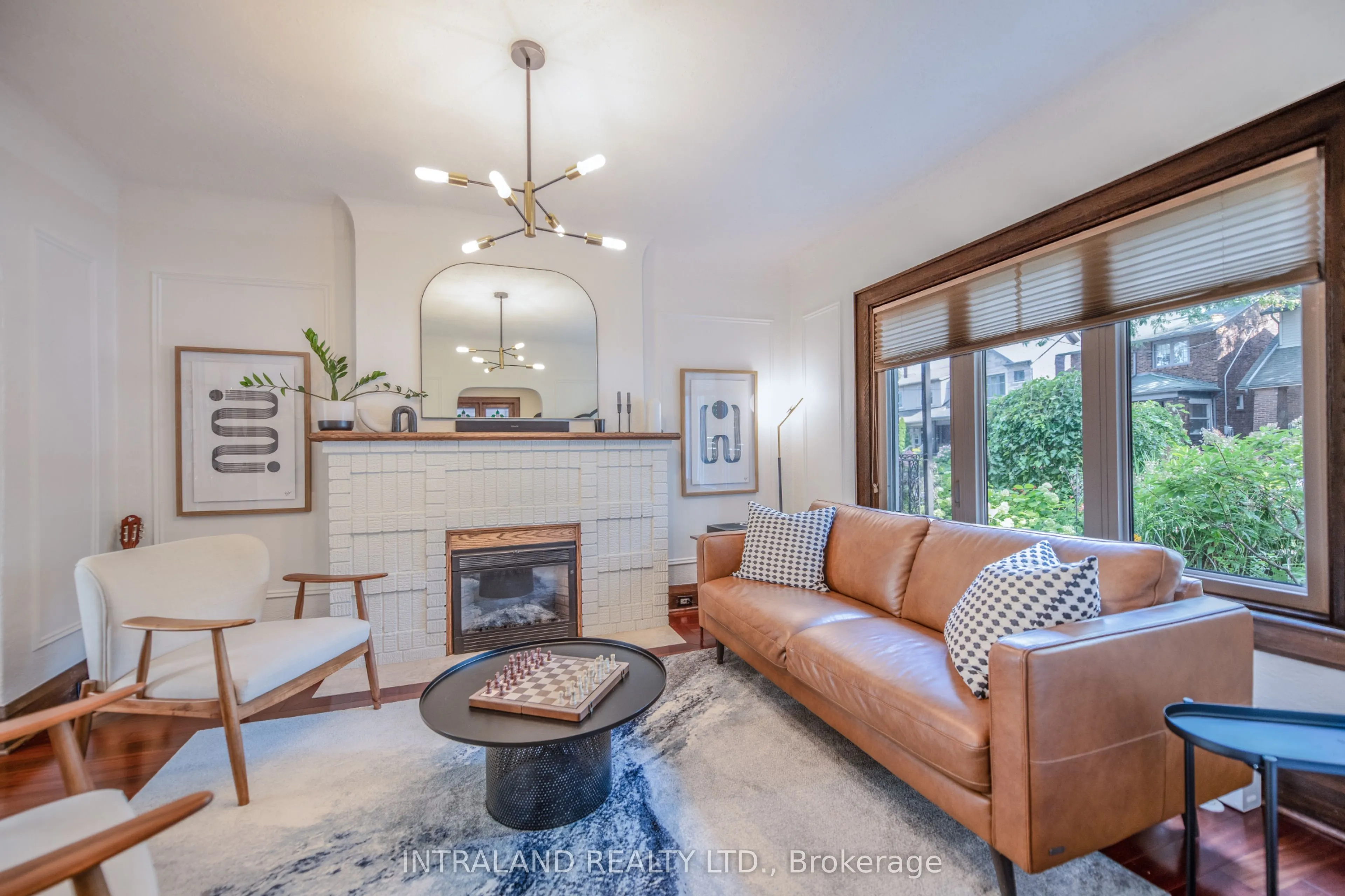 98 Atlas Avenue