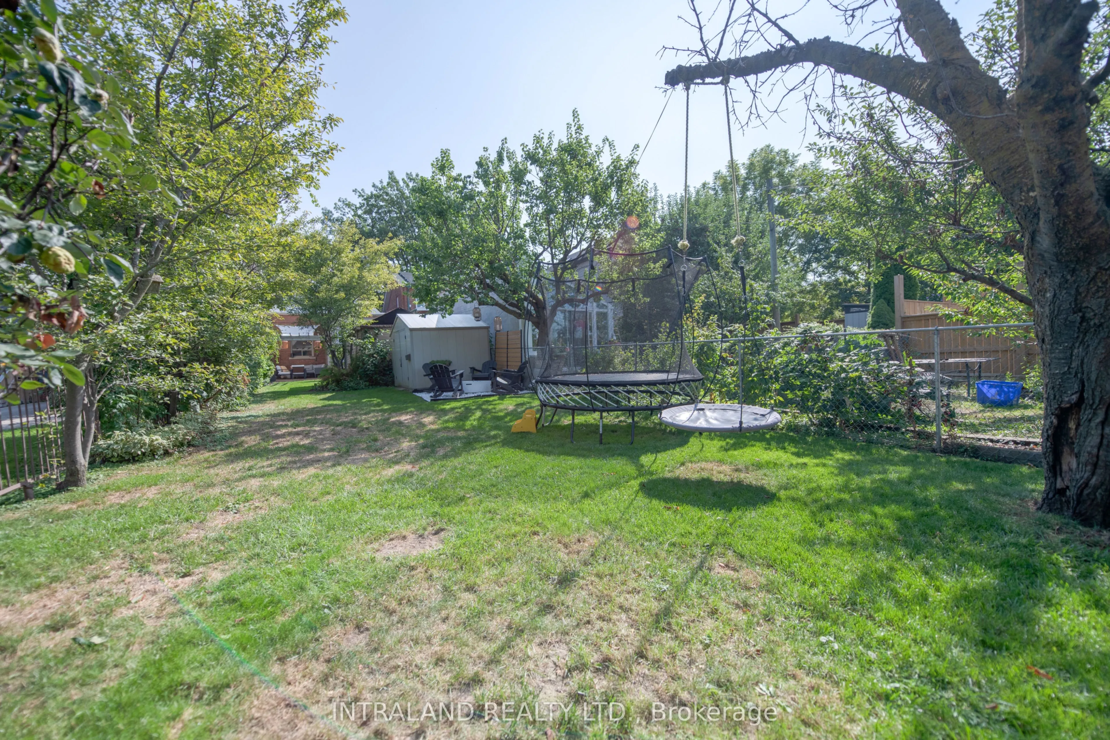 98 Atlas Avenue