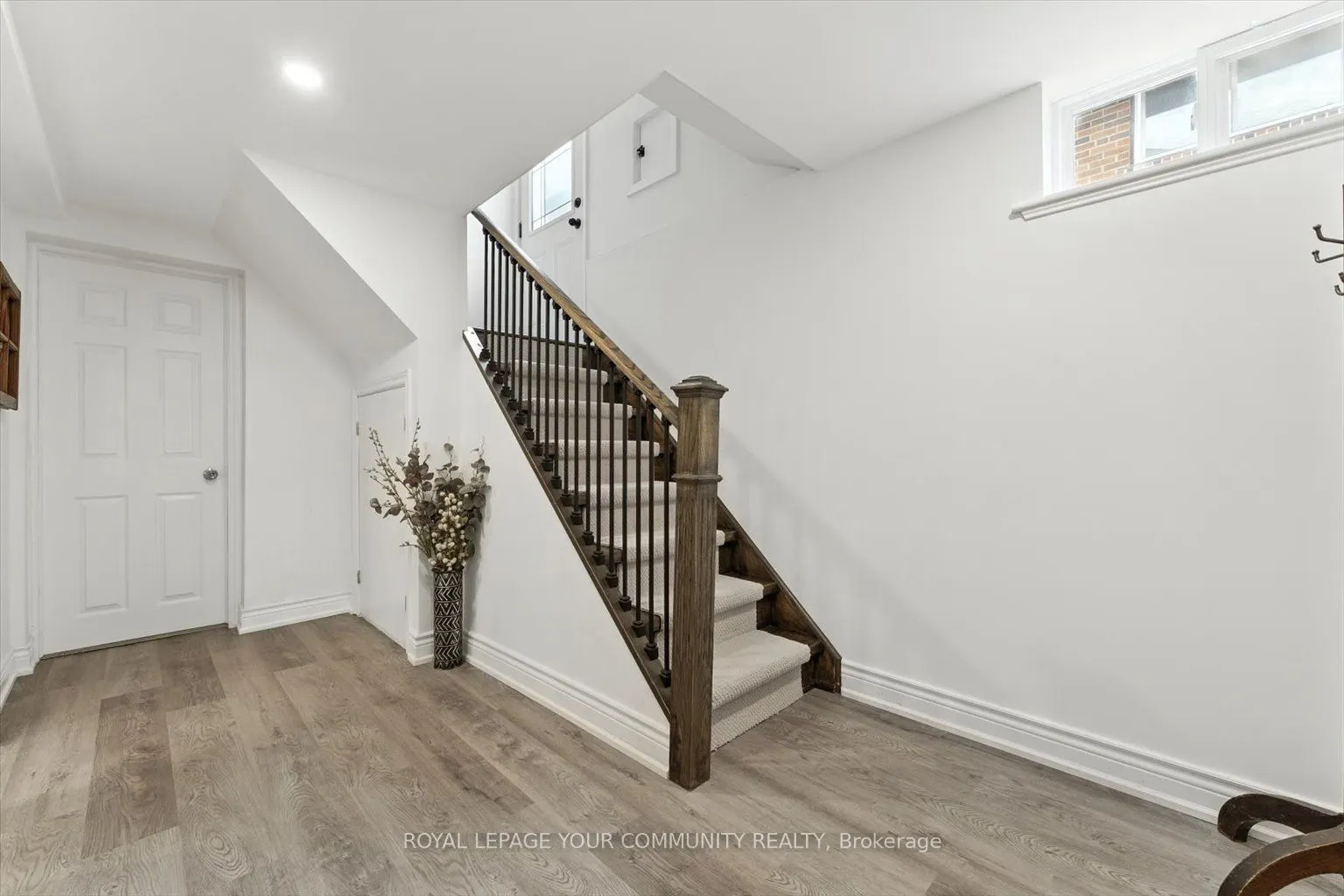 33 Murellen Crescent