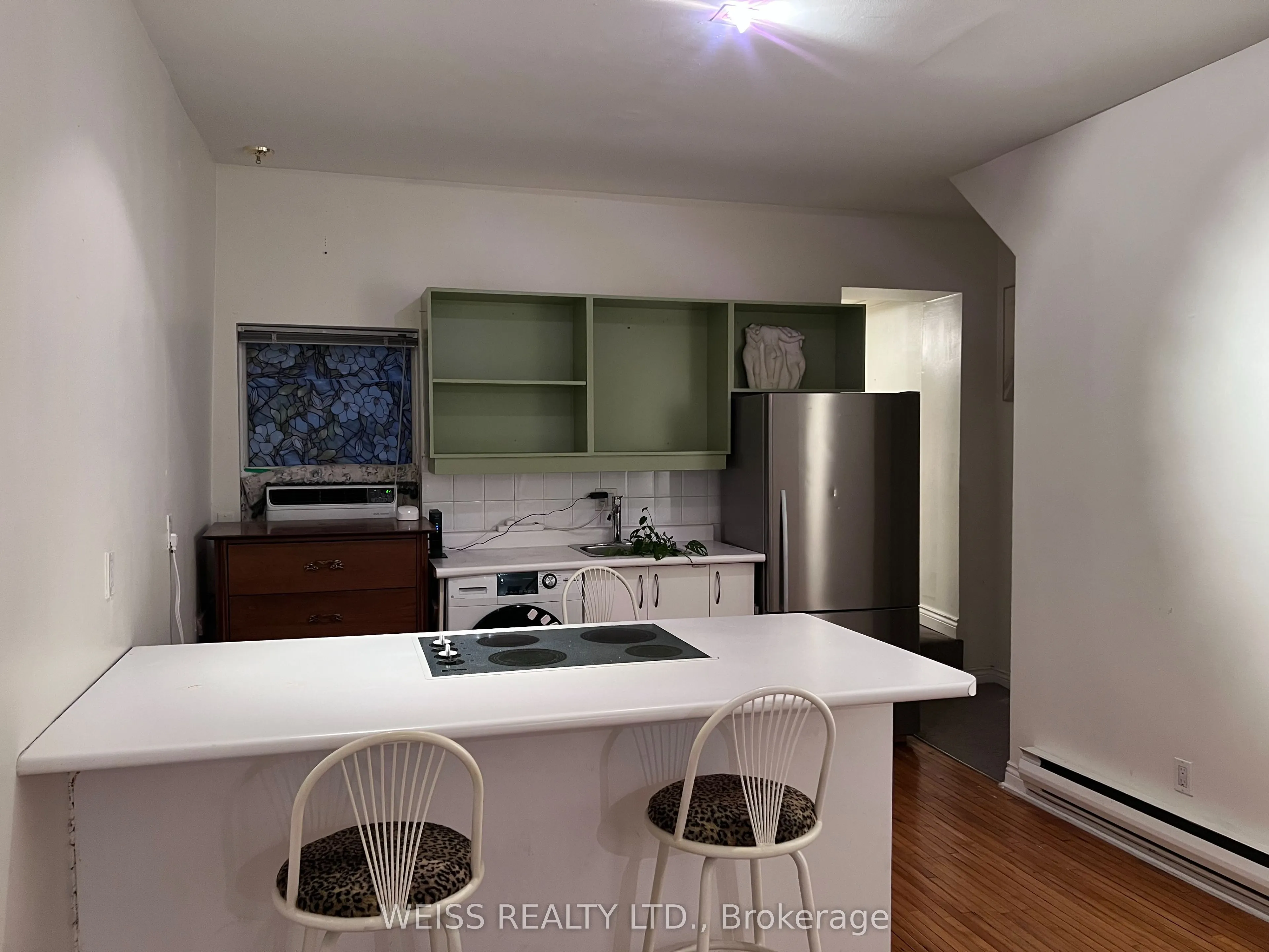 1114 Queen Street W