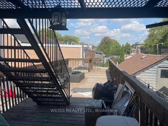 1114 Queen Street W