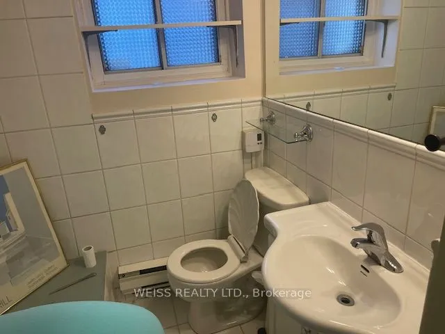 1114 Queen Street W