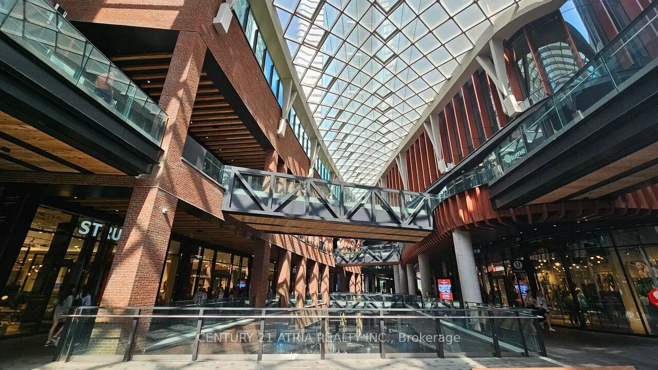 480 Front Street W, #906