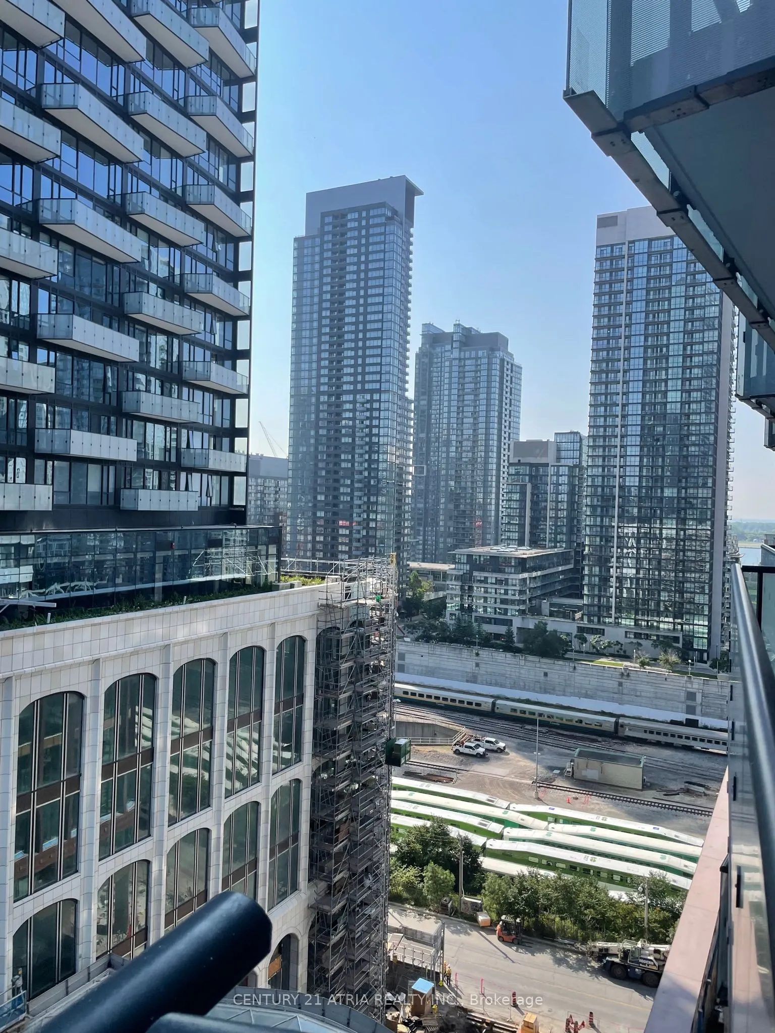 480 Front Street W, #906