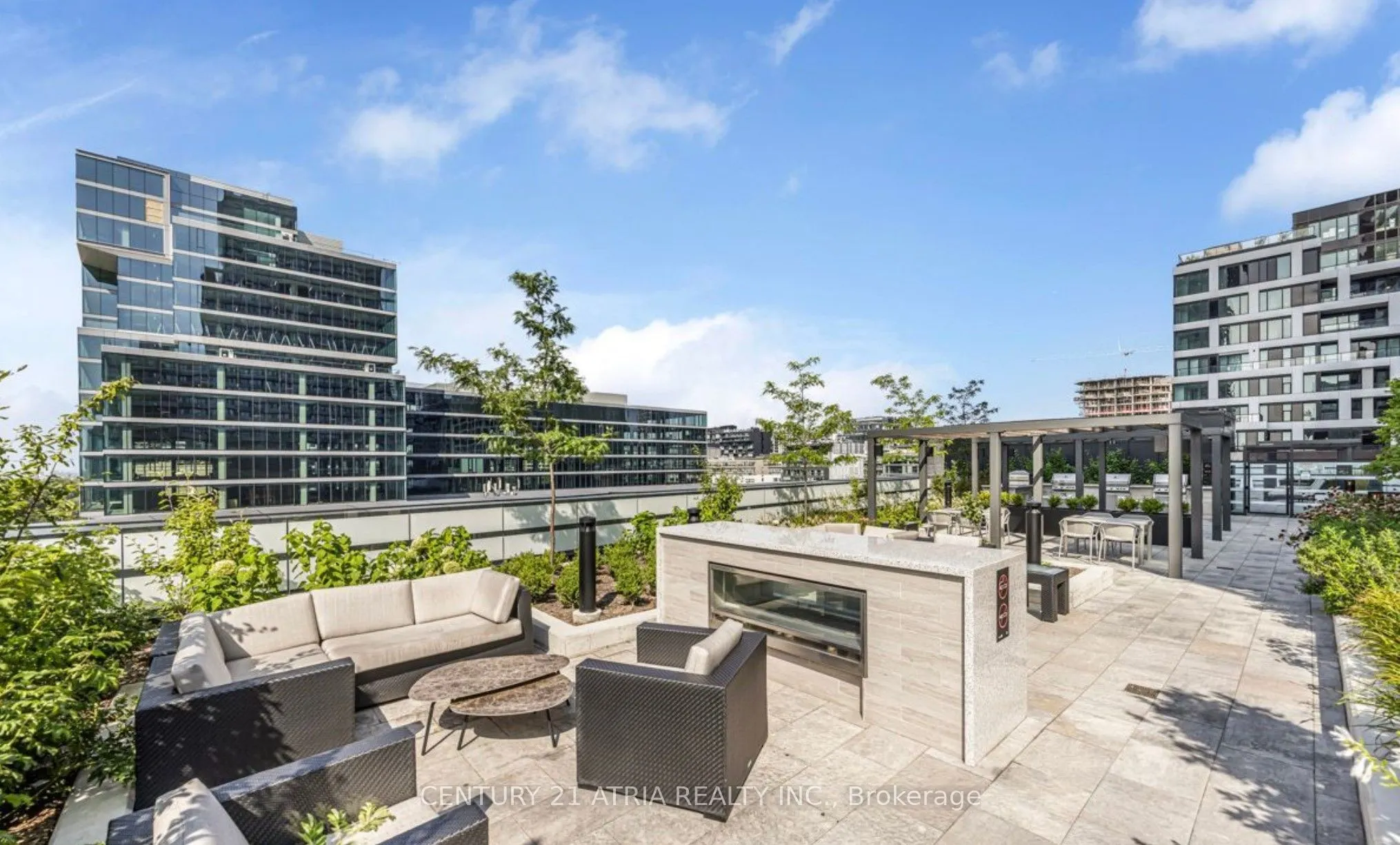 480 Front Street W, #906