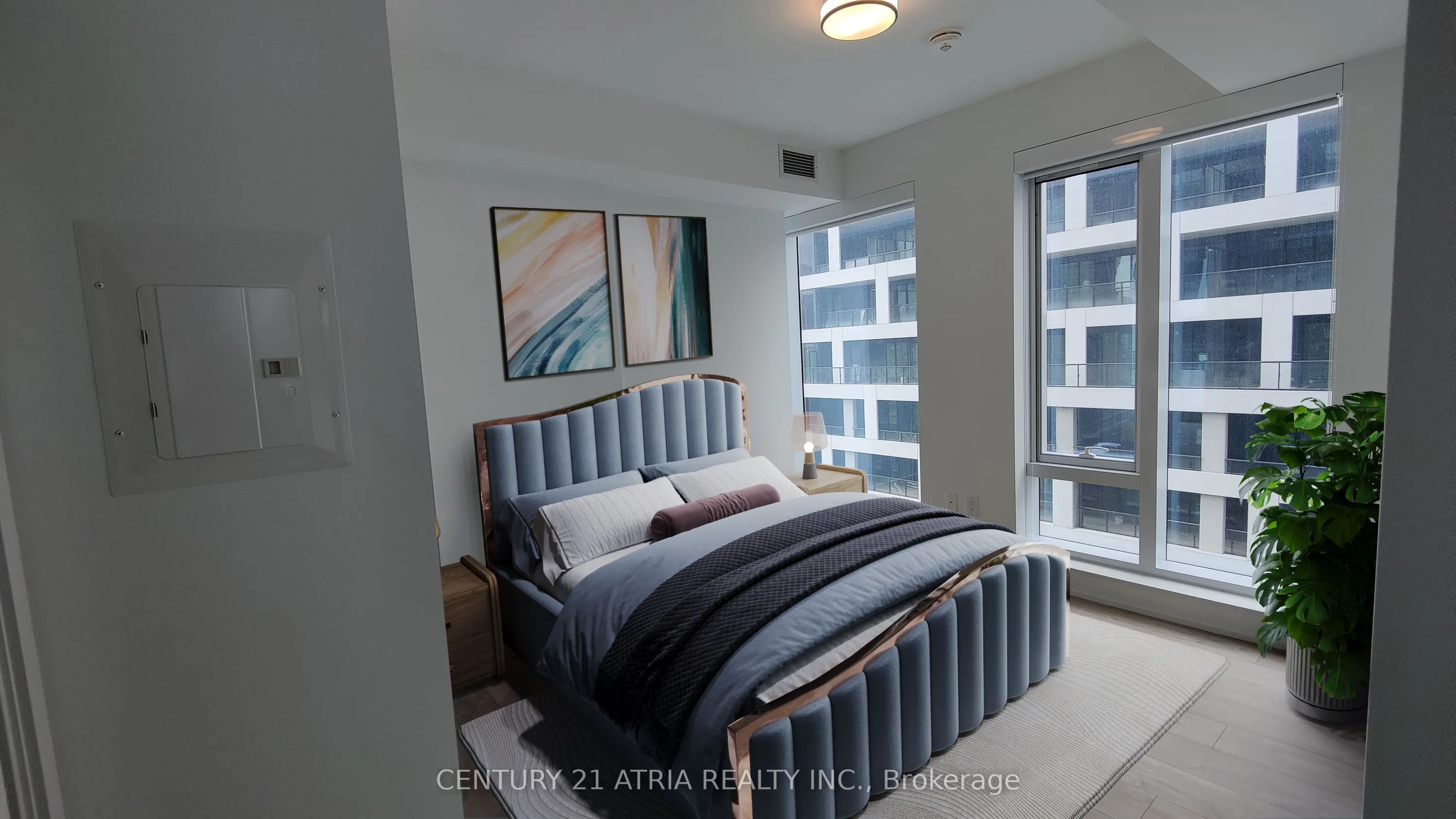 480 Front Street W, #906