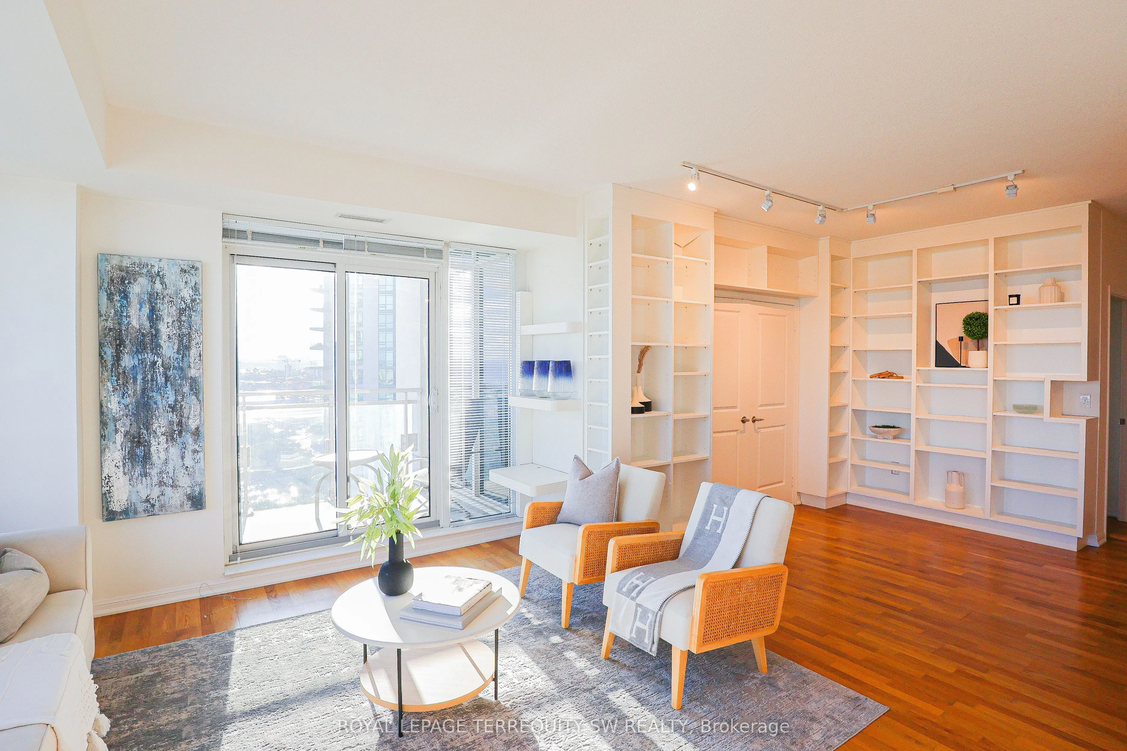 628 Fleet Street, #2806