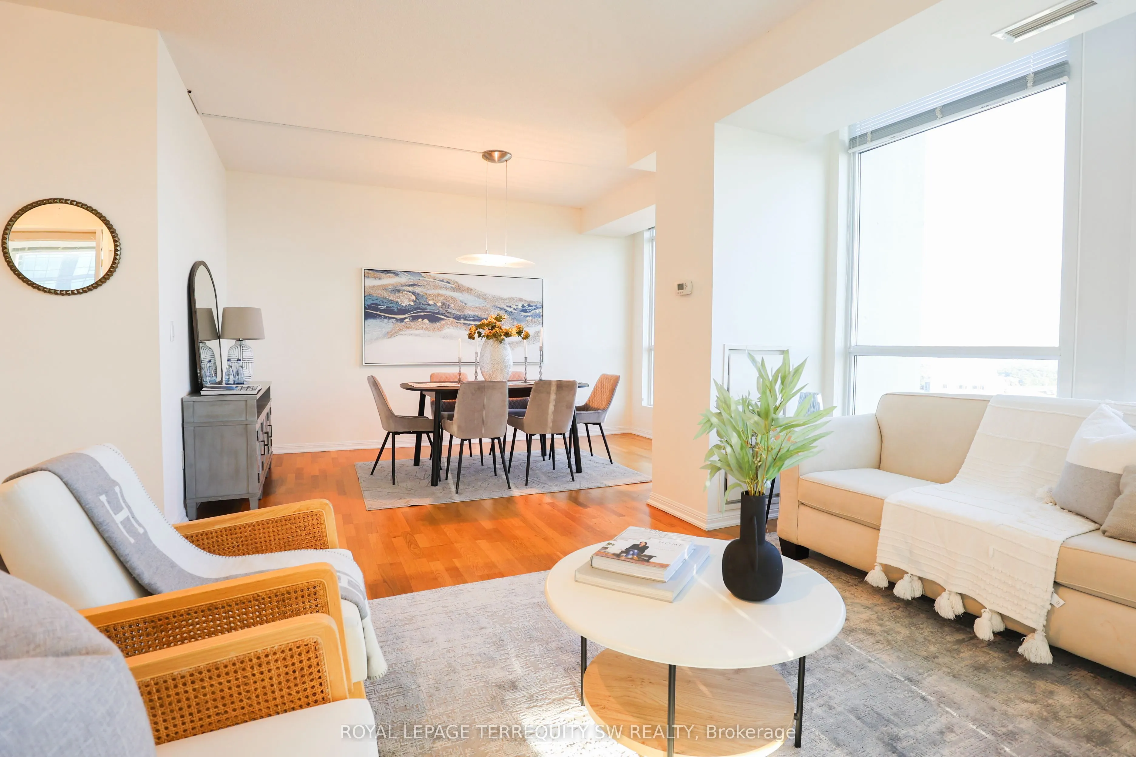 628 Fleet Street, #2806