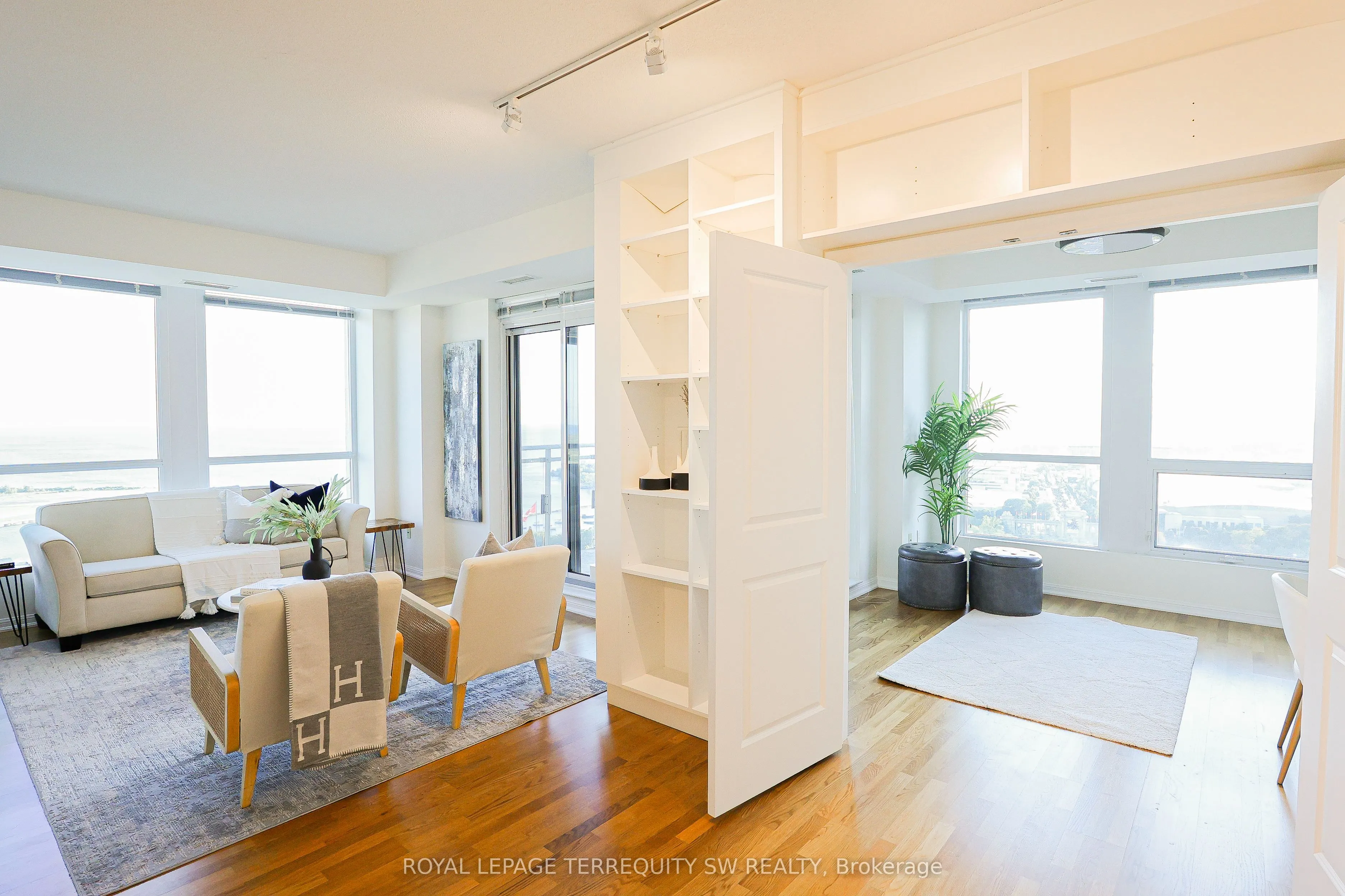 628 Fleet Street, #2806