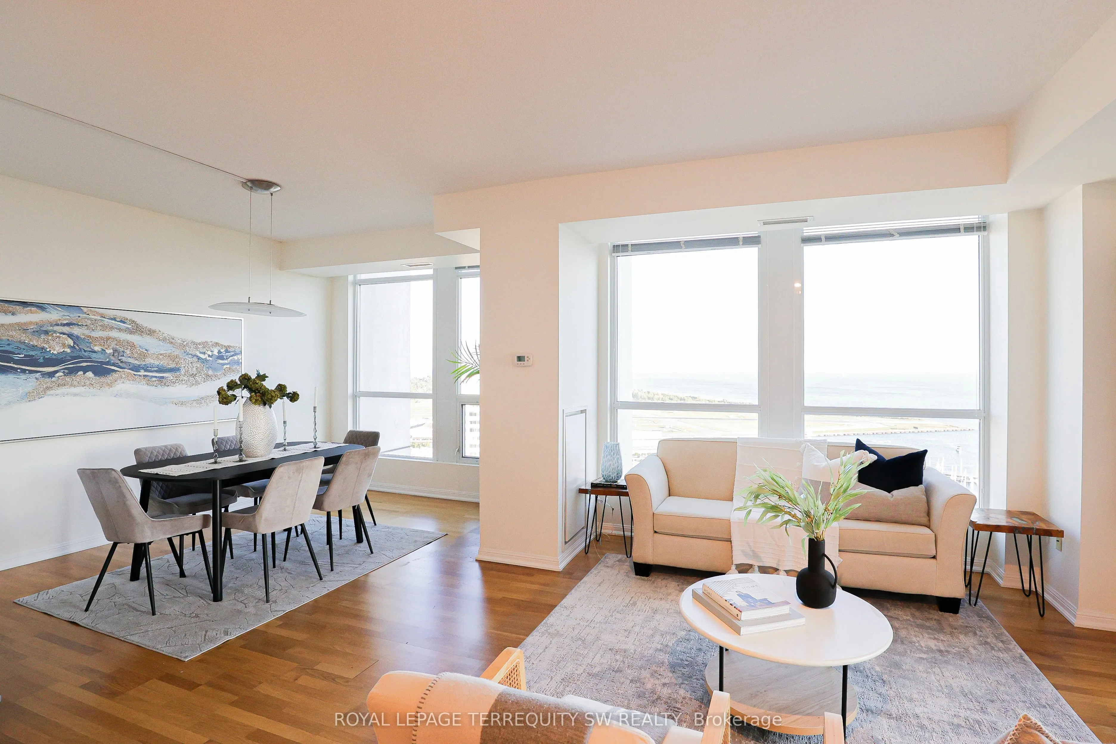 628 Fleet Street, #2806