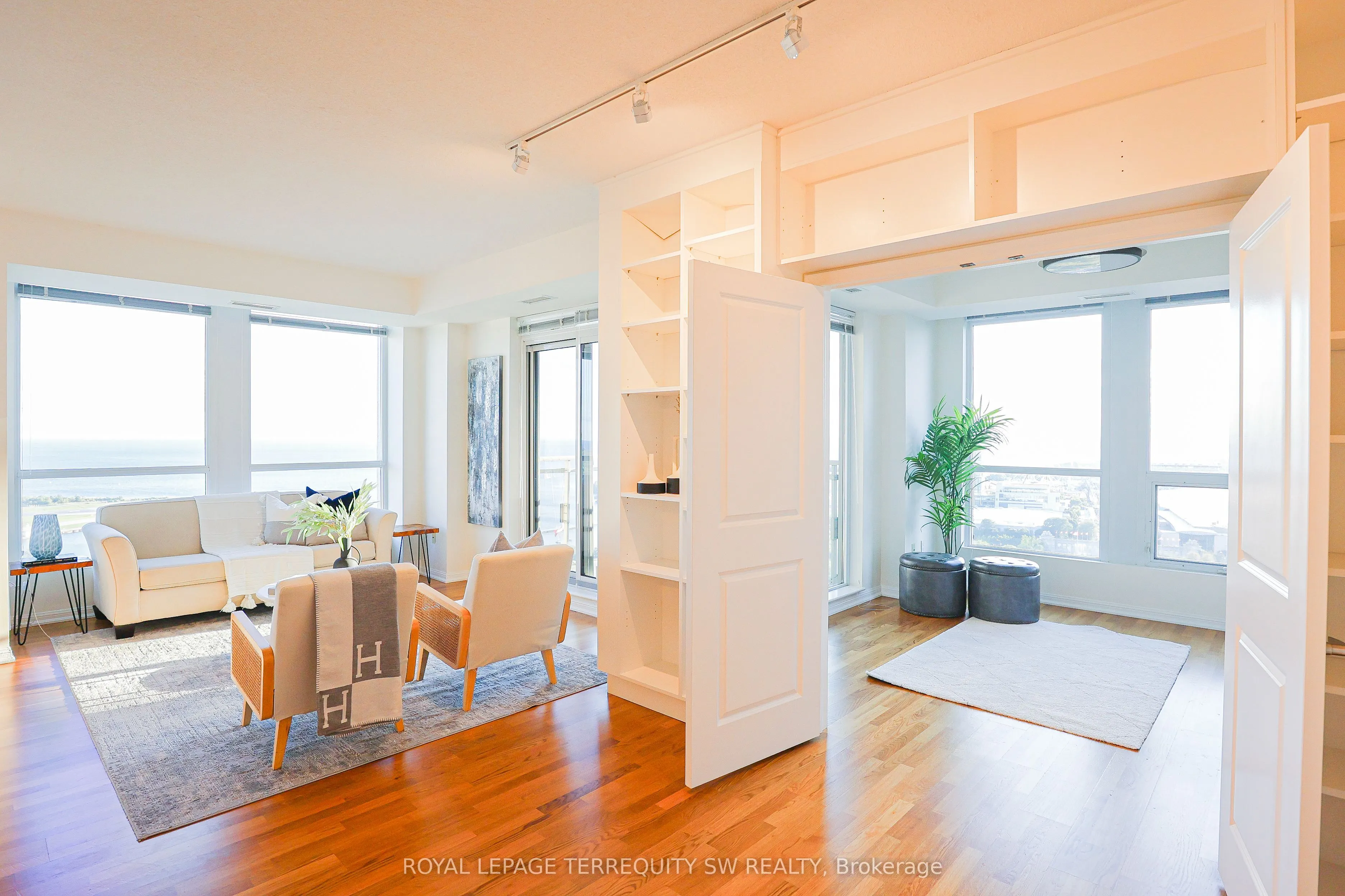 628 Fleet Street, #2806