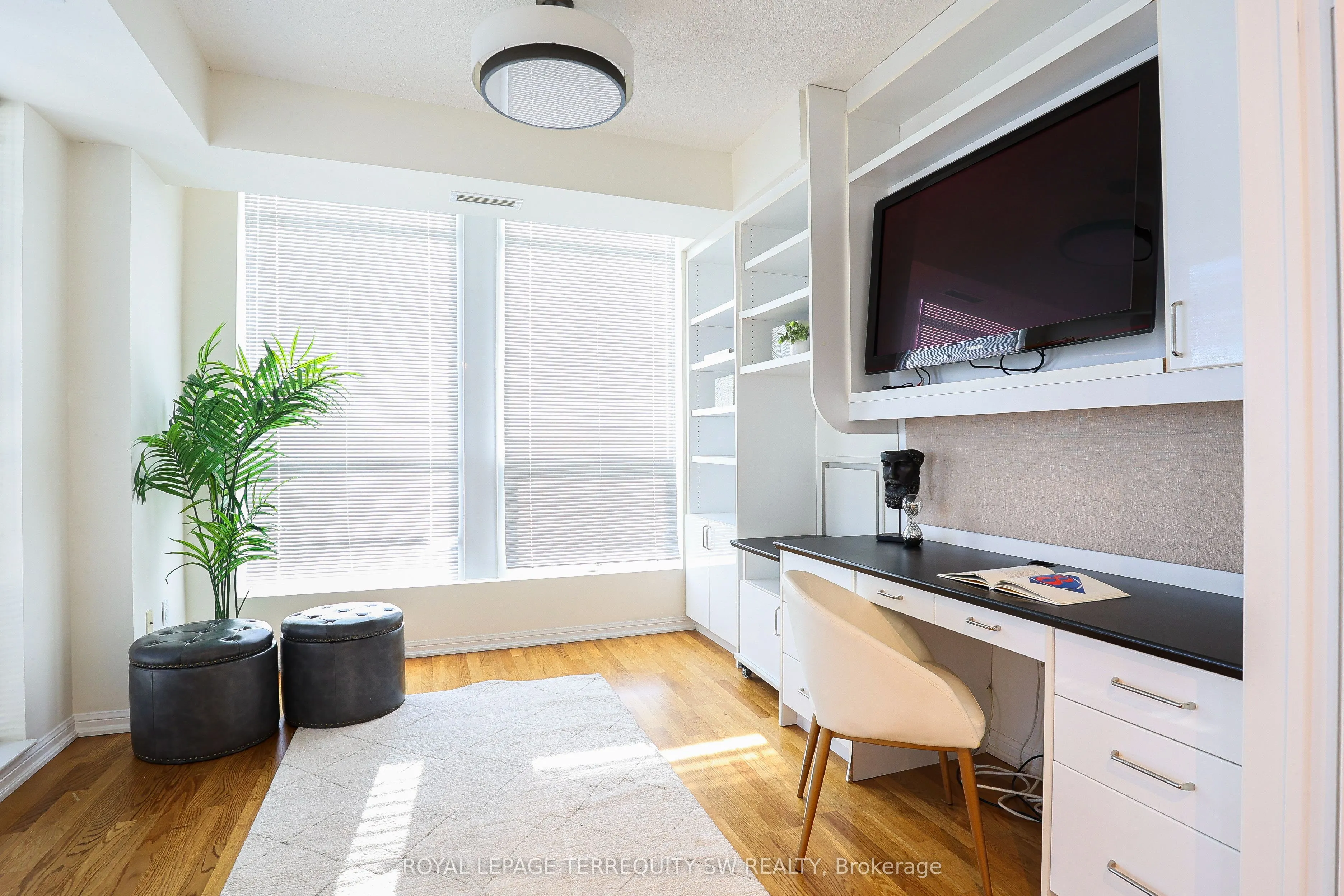 628 Fleet Street, #2806