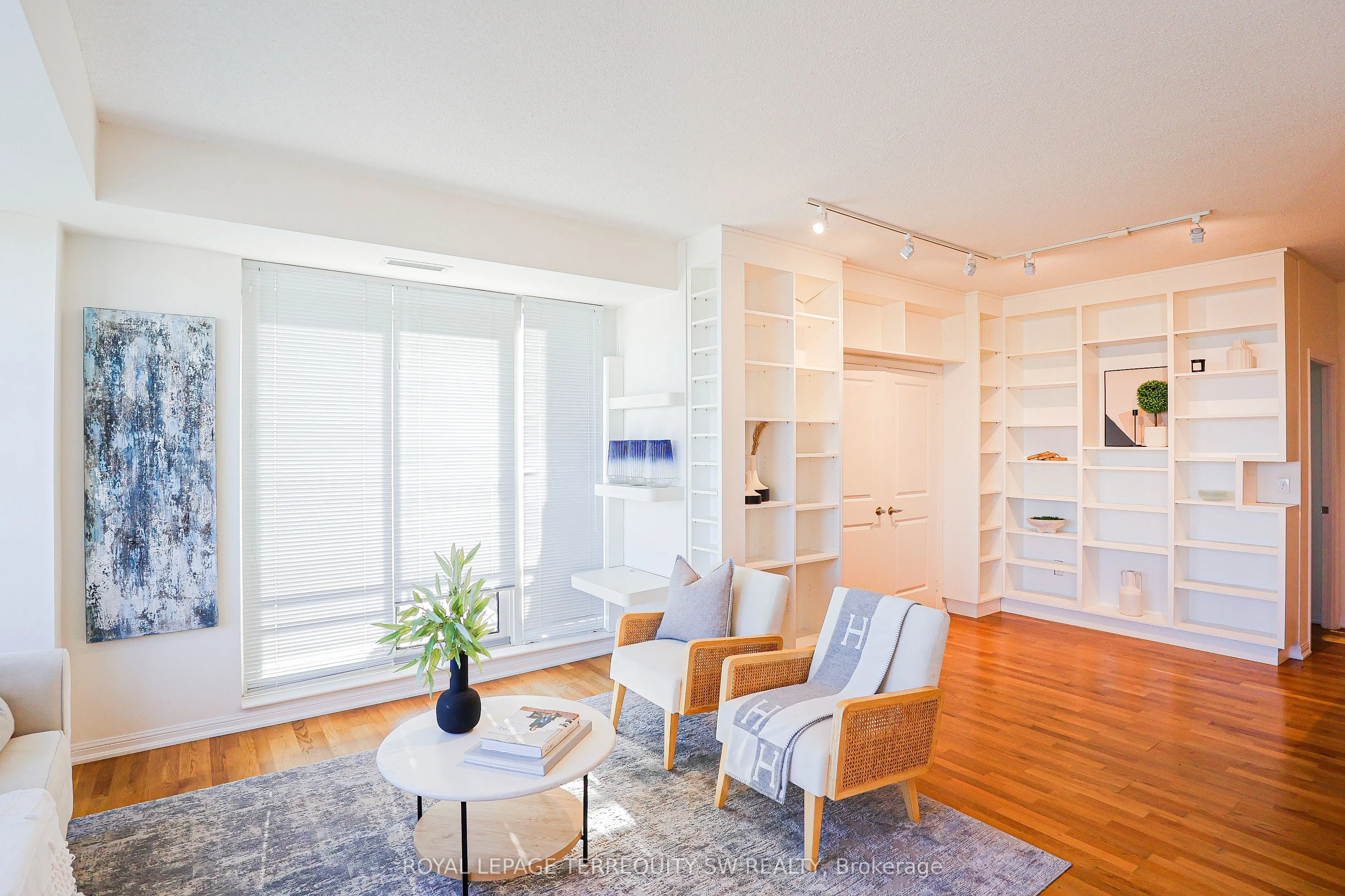 628 Fleet Street, #2806